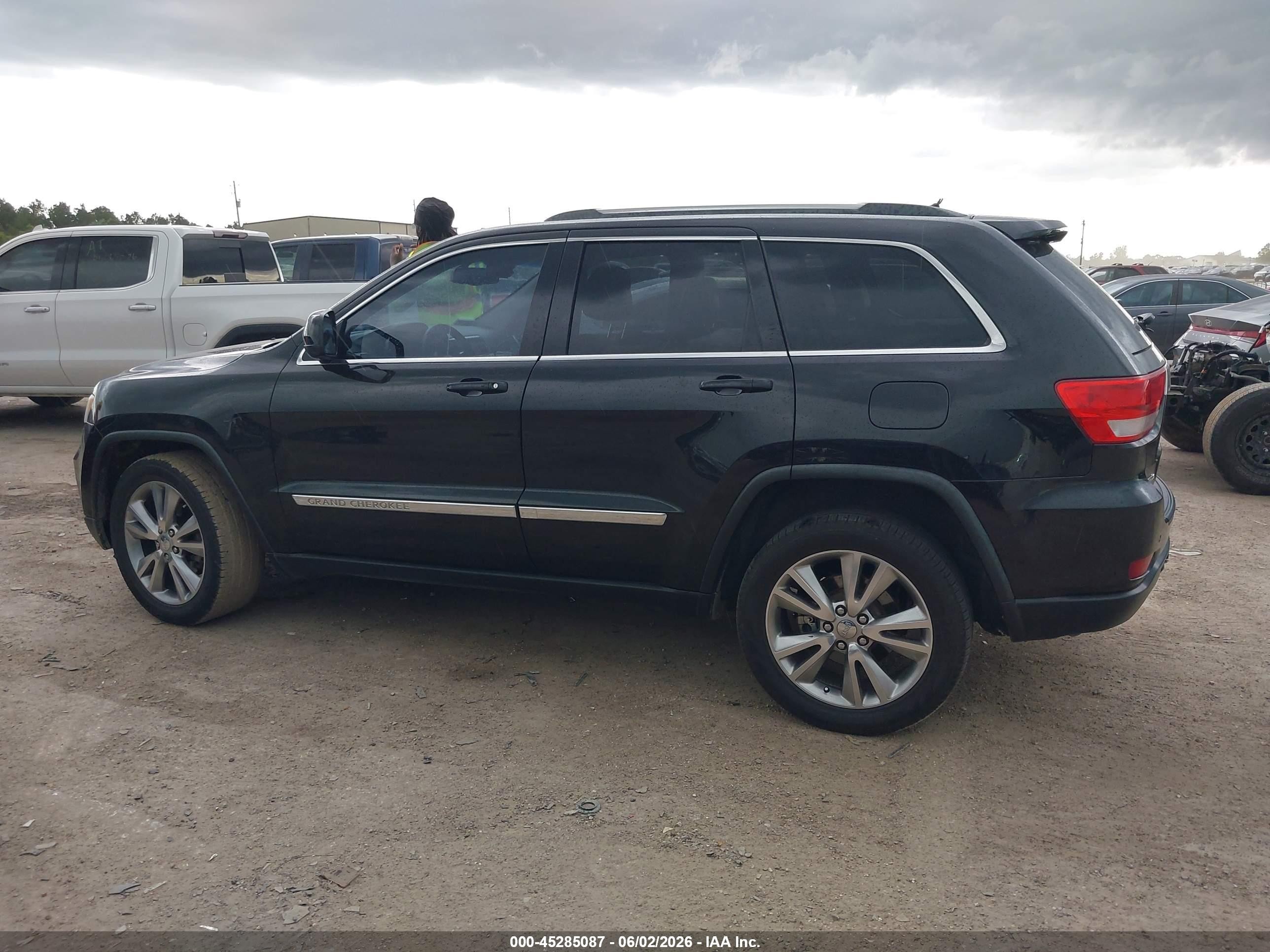 2013 Jeep Grand Cherokee Laredo Black vin: 1C4RJEAT3DC546788