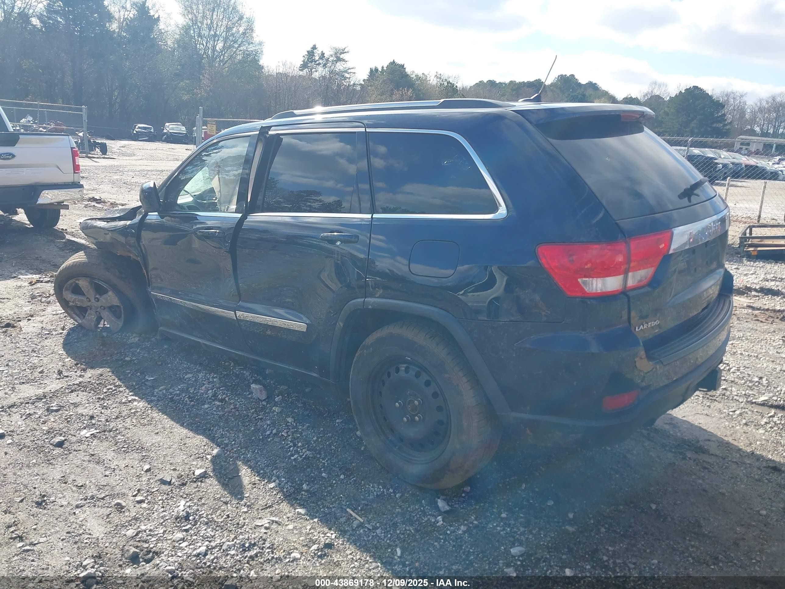 2012 Jeep Grand Cherokee Laredo Blue vin: 1C4RJEAT5CC317060