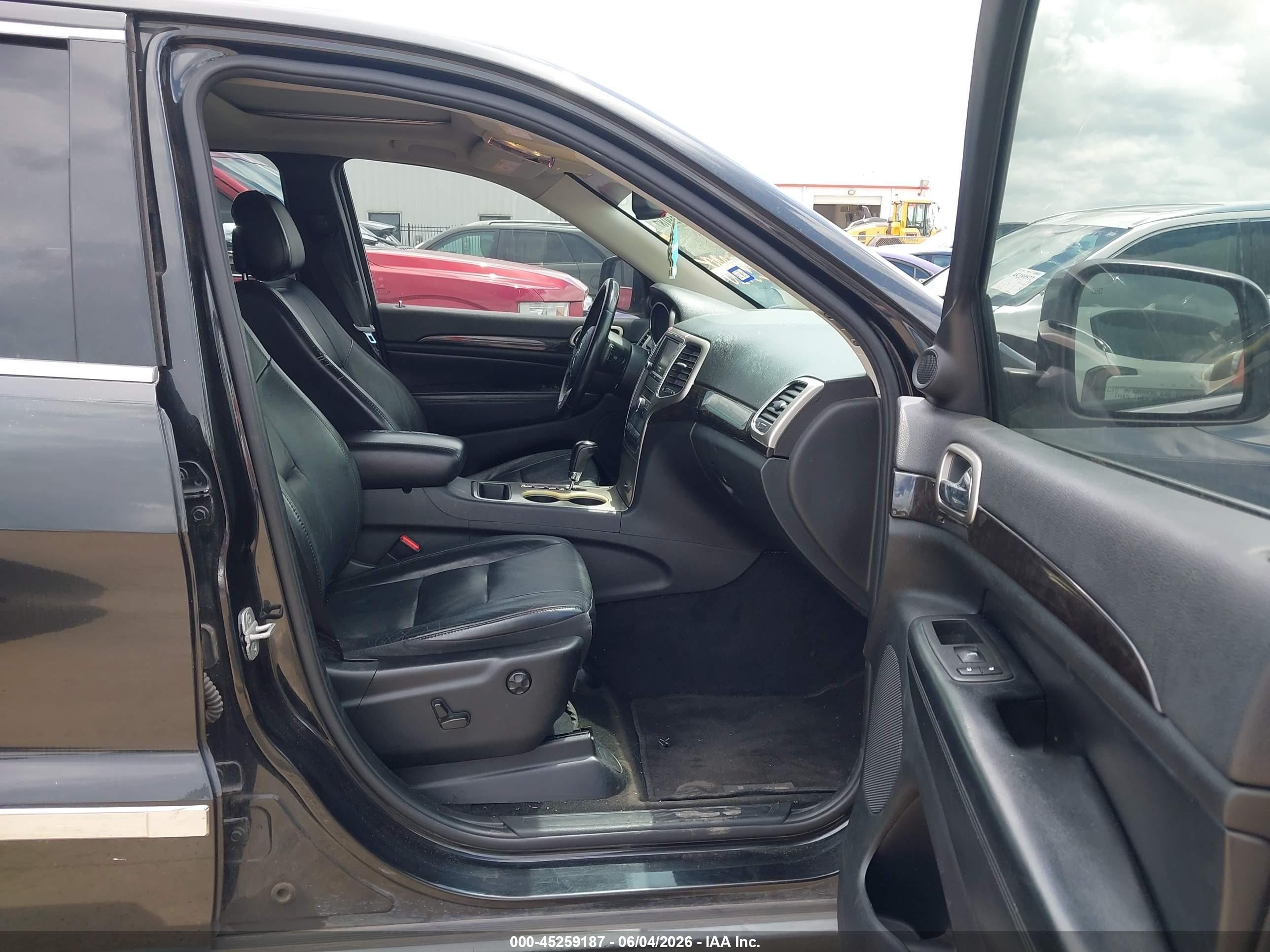 2012 Jeep Grand Cherokee Laredo Black vin: 1C4RJEAT6CC307461