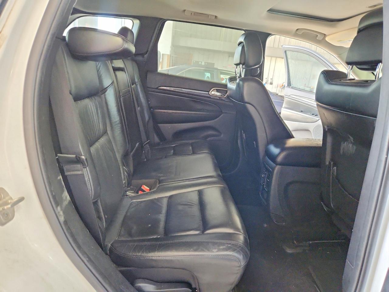 2013 Jeep Grand Cherokee Laredo Белый vin: 1C4RJEAT6DC596925