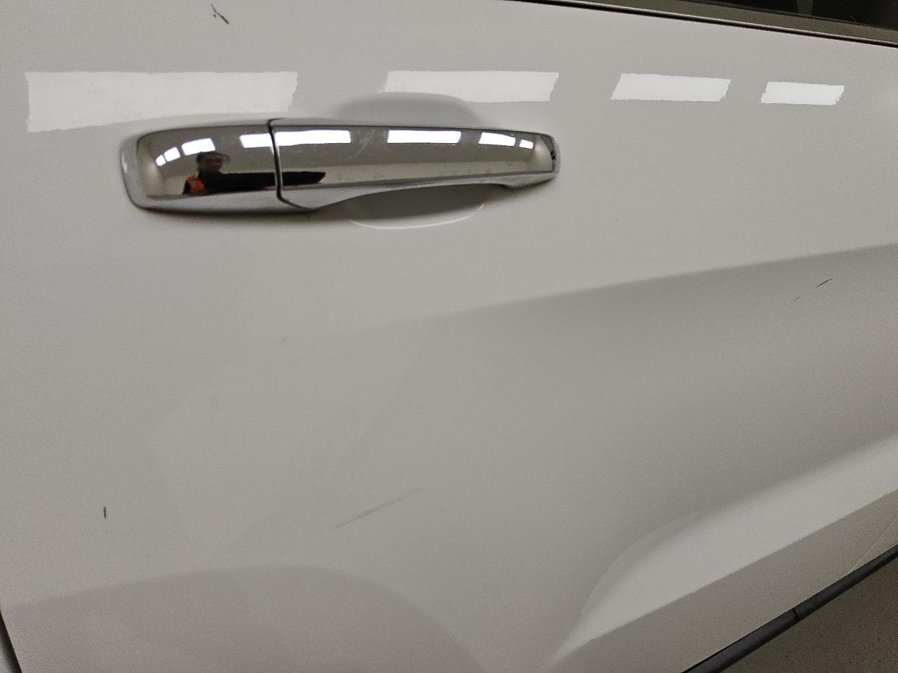 2015 Jeep Grand Cherokee Limited White vin: 1C4RJEBG0FC780181 Damage: Right Rear Door, Chipped, 4
