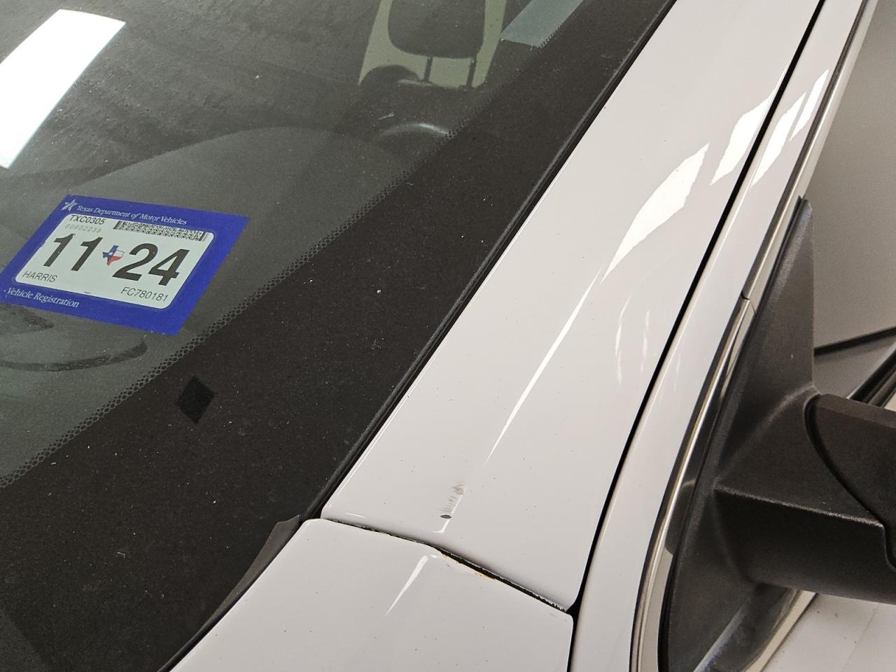 2015 Jeep Grand Cherokee Limited White vin: 1C4RJEBG0FC780181 Damage: Left Drip Rail, Chipped, 3