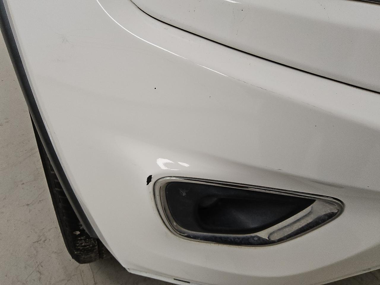 2015 Jeep Grand Cherokee Limited White vin: 1C4RJEBG0FC780181 Damage: Front Bumper, Chipped, 3