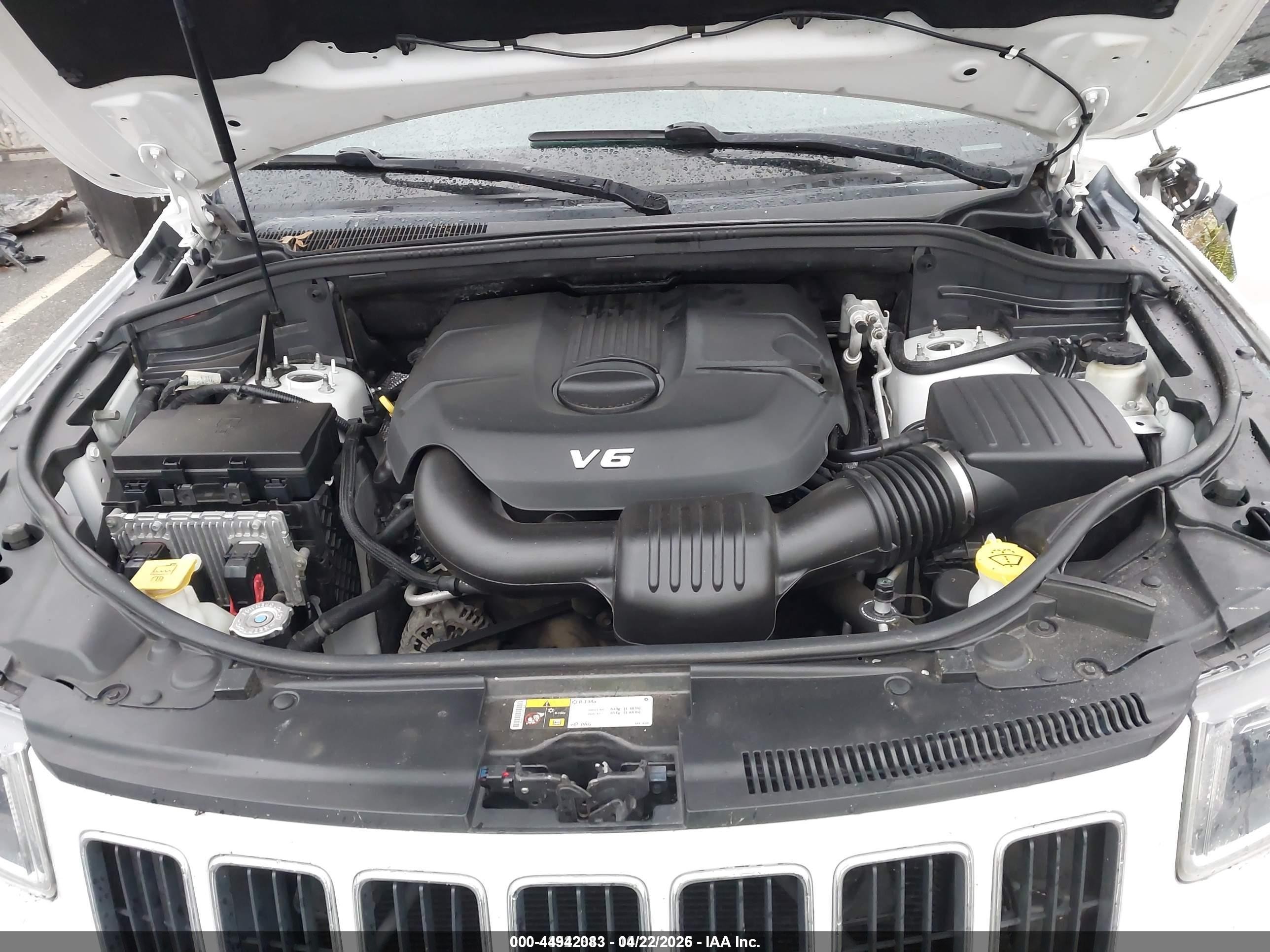 2014 Jeep Grand Cherokee Limited White vin: 1C4RJEBG1EC432842