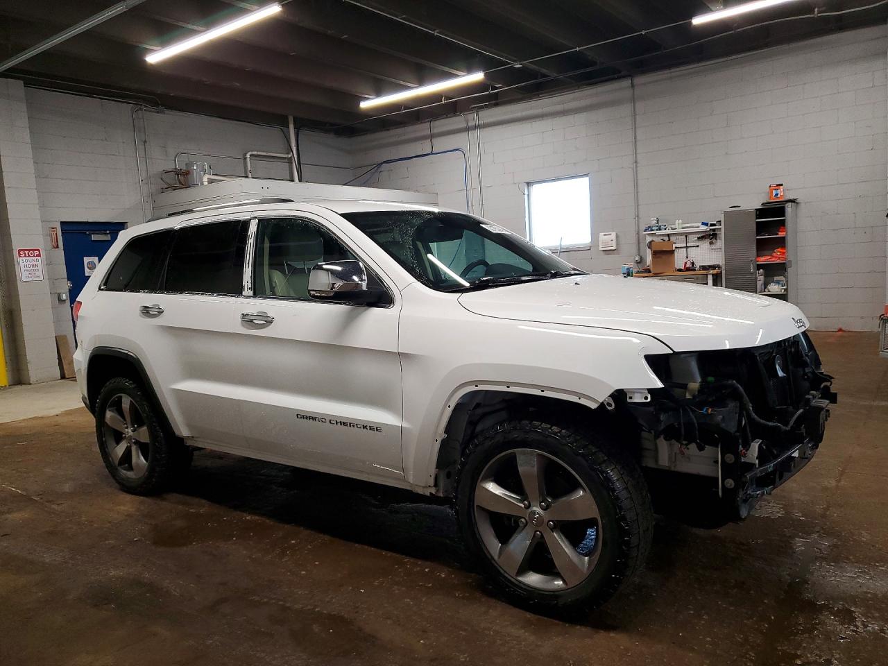 2015 Jeep Grand Cherokee Limited White vin: 1C4RJEBG1FC742619