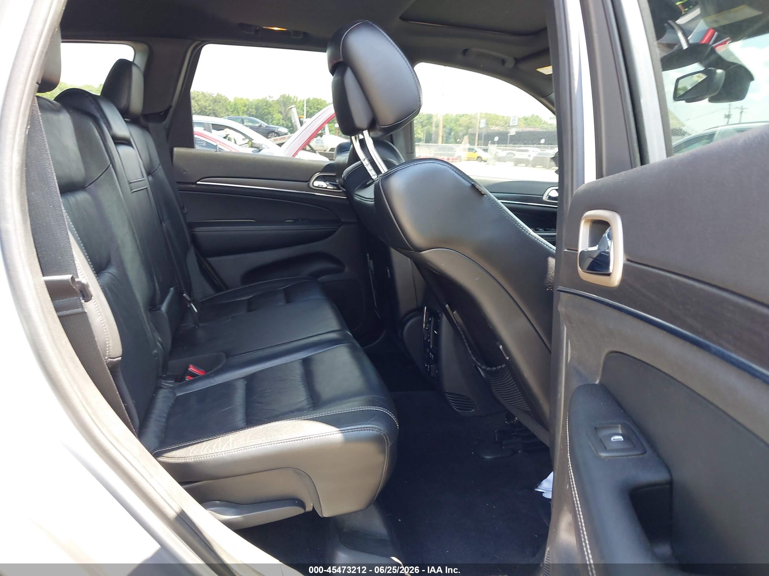 2015 Jeep Grand Cherokee Limited Silver vin: 1C4RJEBG1FC808554