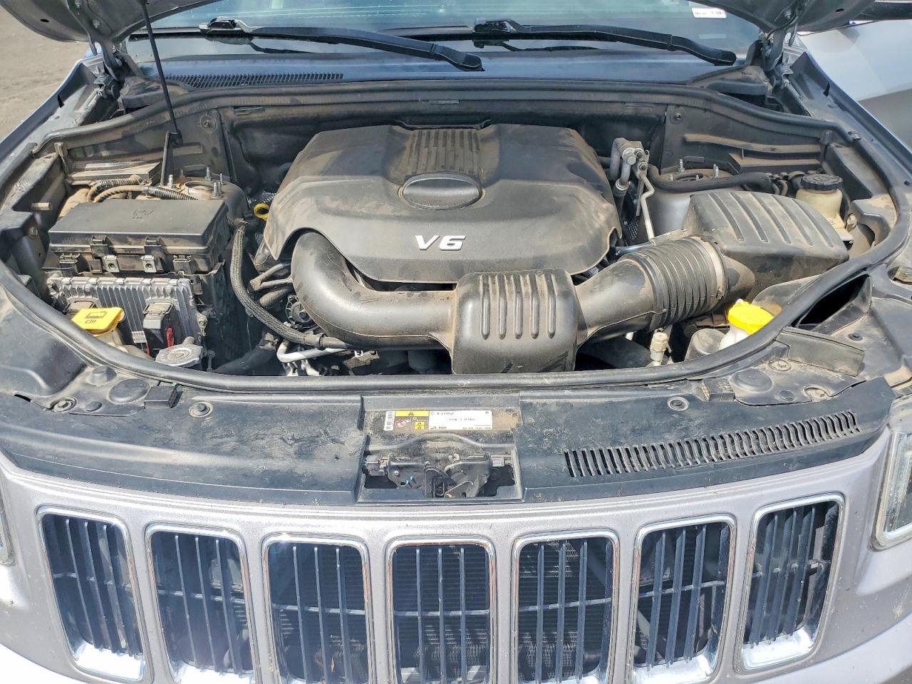 2015 Jeep Grand Cherokee Limited Серебряный vin: 1C4RJEBG2FC872229