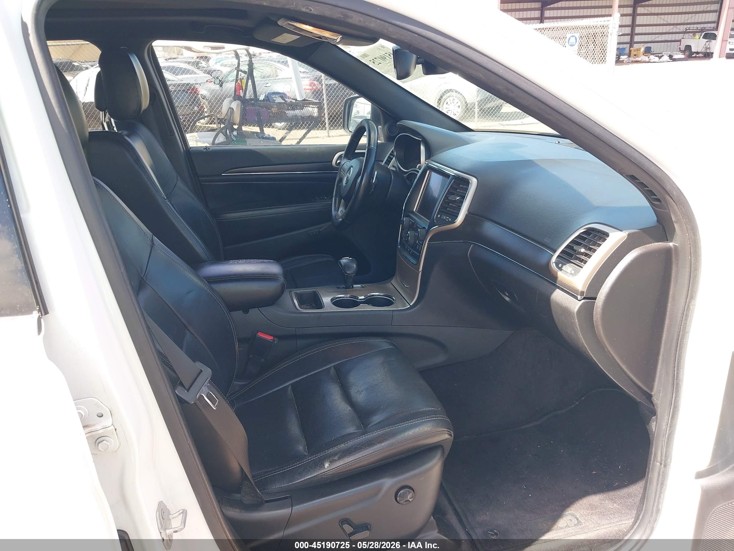 2015 Jeep Grand Cherokee Limited White vin: 1C4RJEBG3FC235415