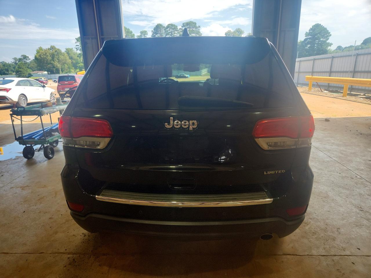 2015 Jeep Cheerokee Black vin: 1C4RJEBG3FC693861
