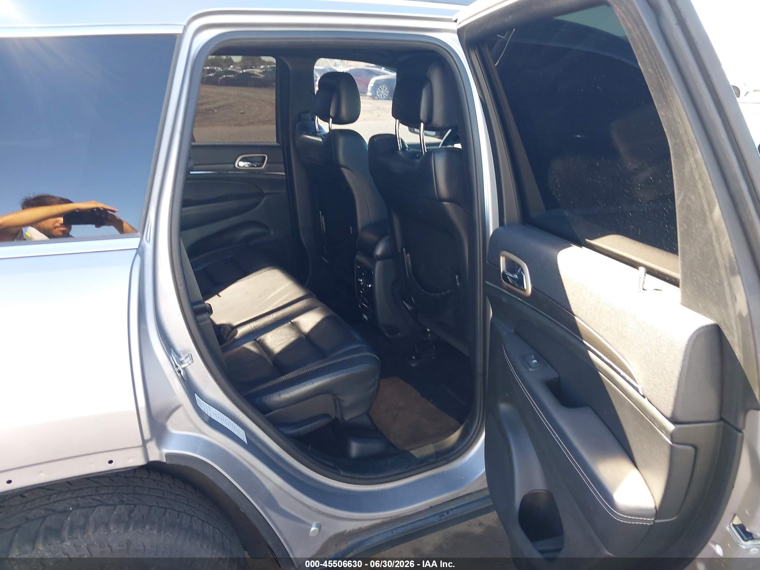 2015 Jeep Grand Cherokee Limited Gray vin: 1C4RJEBG3FC718757