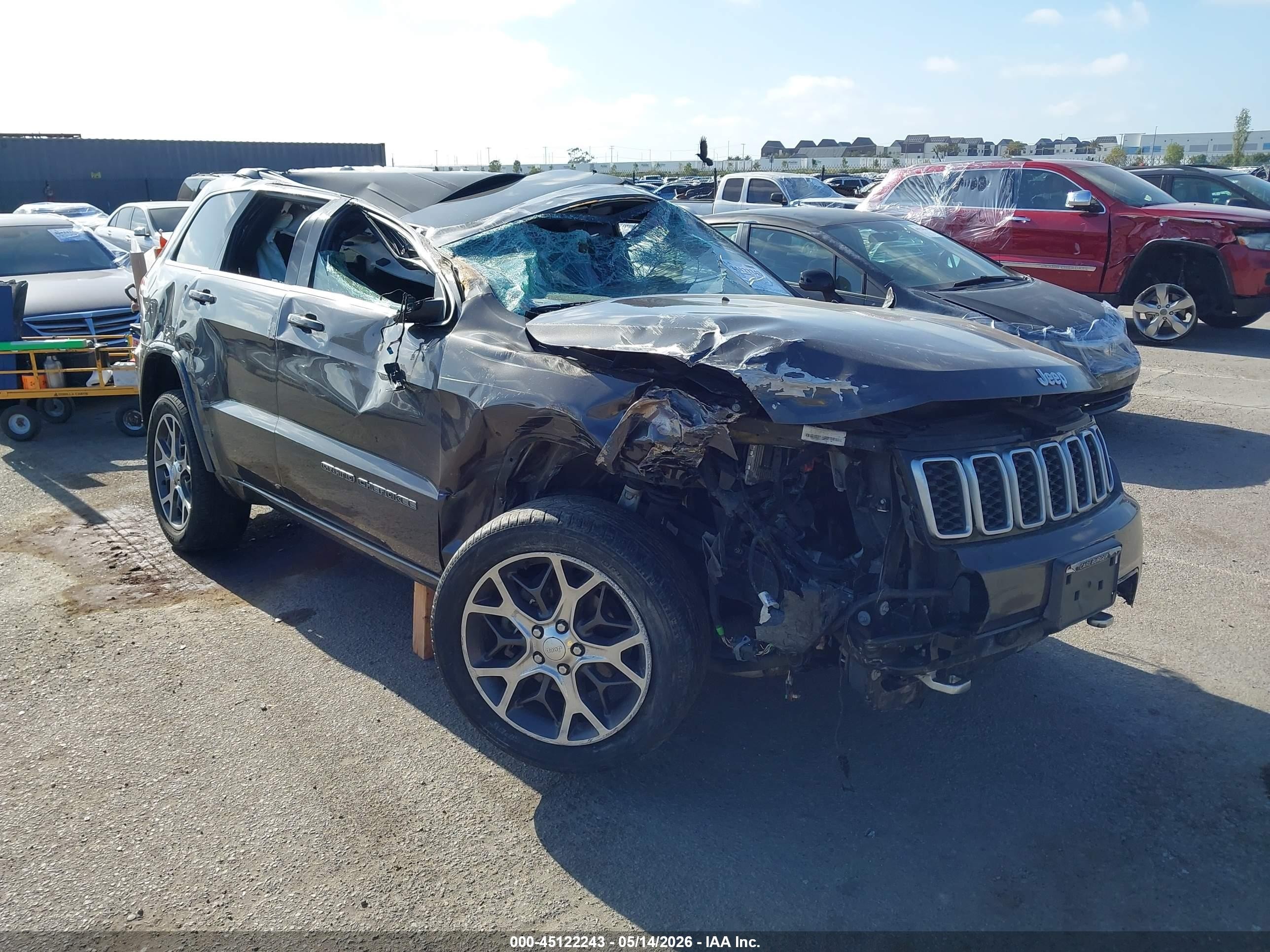 2018 Jeep Grand Cherokee Sterling Edition 4x2 Gray vin: 1C4RJEBG3JC109628