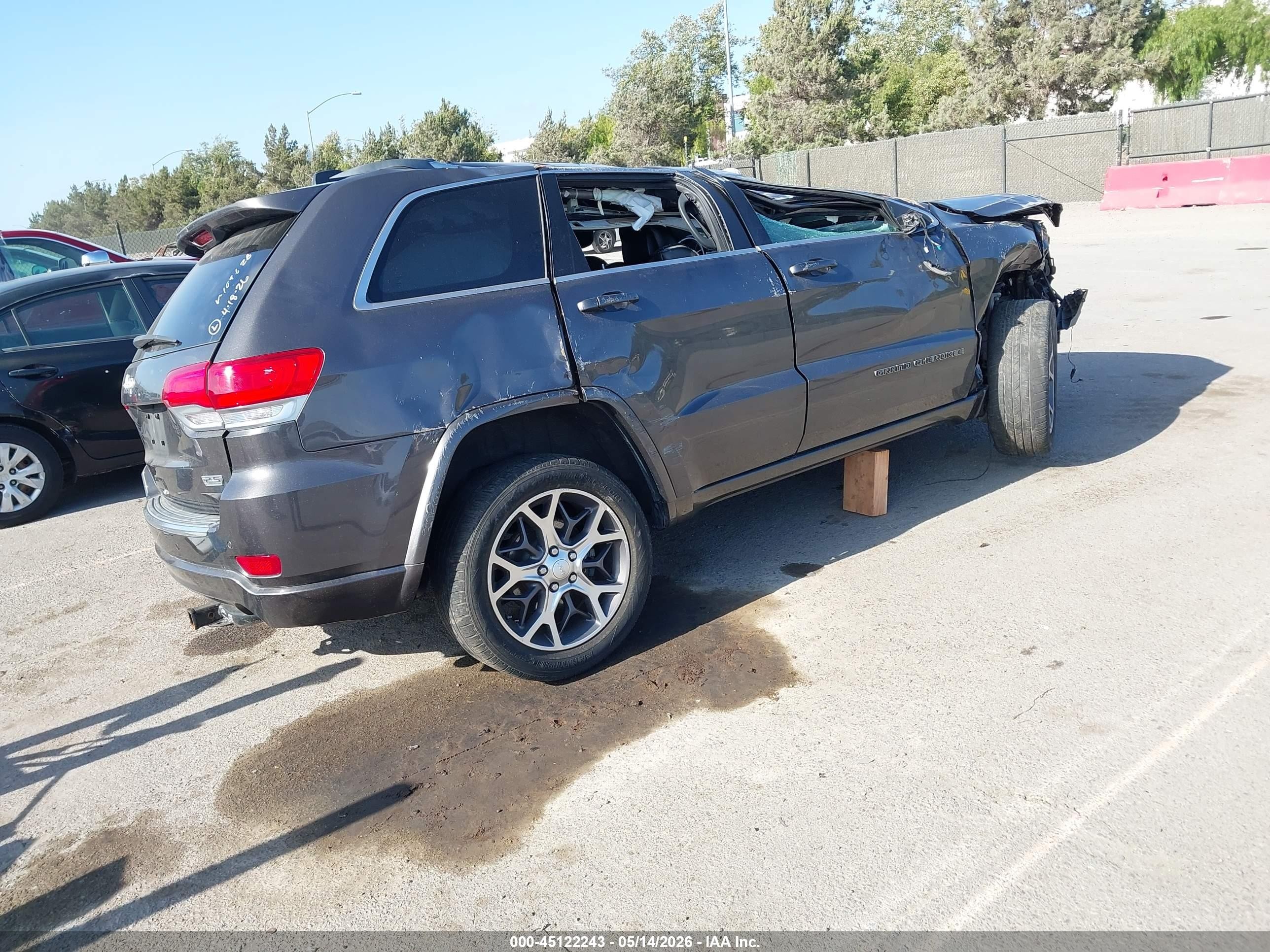 2018 Jeep Grand Cherokee Sterling Edition 4x2 Gray vin: 1C4RJEBG3JC109628
