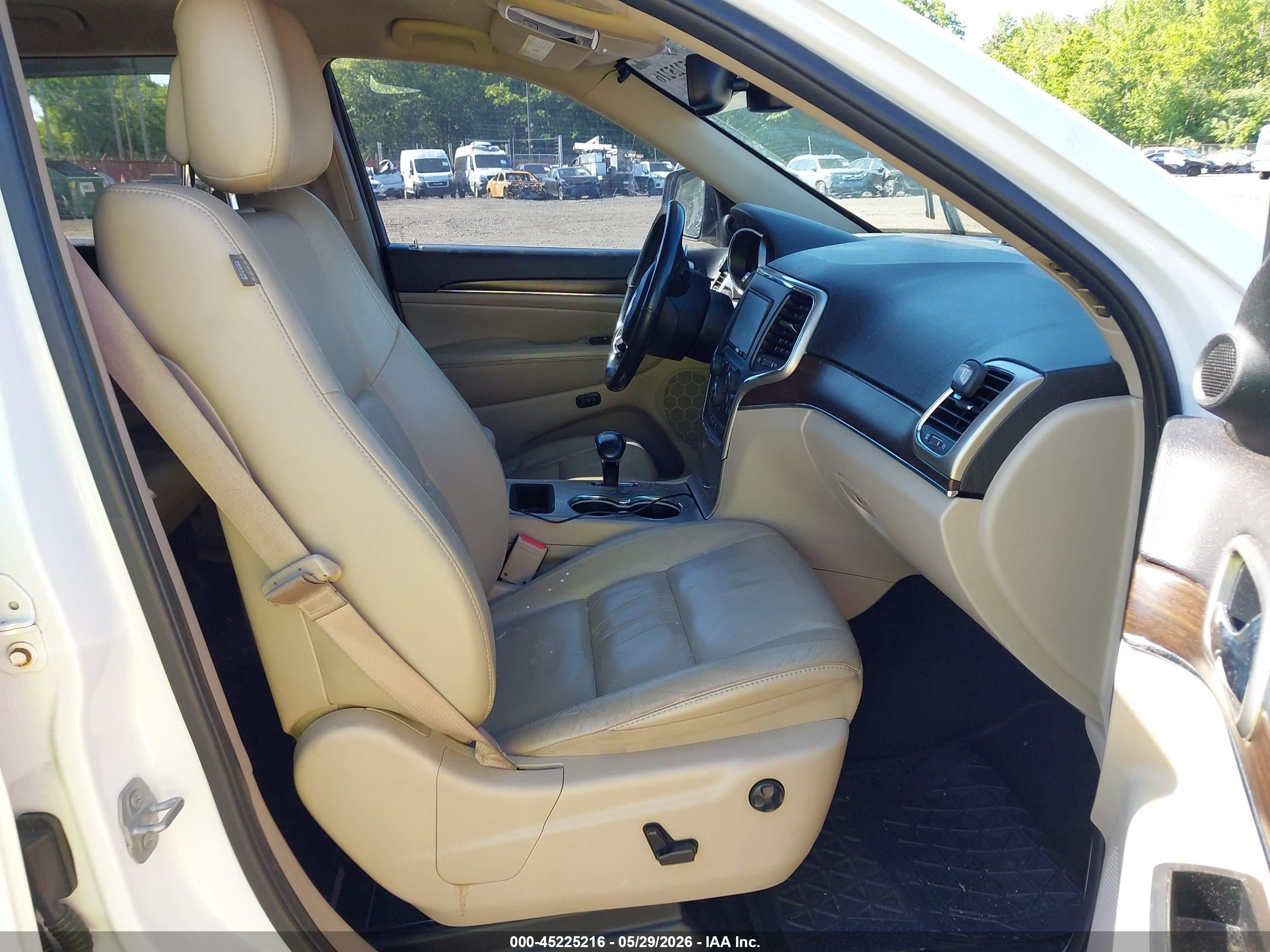 2015 Jeep Grand Cherokee Limited White vin: 1C4RJEBG4FC688328