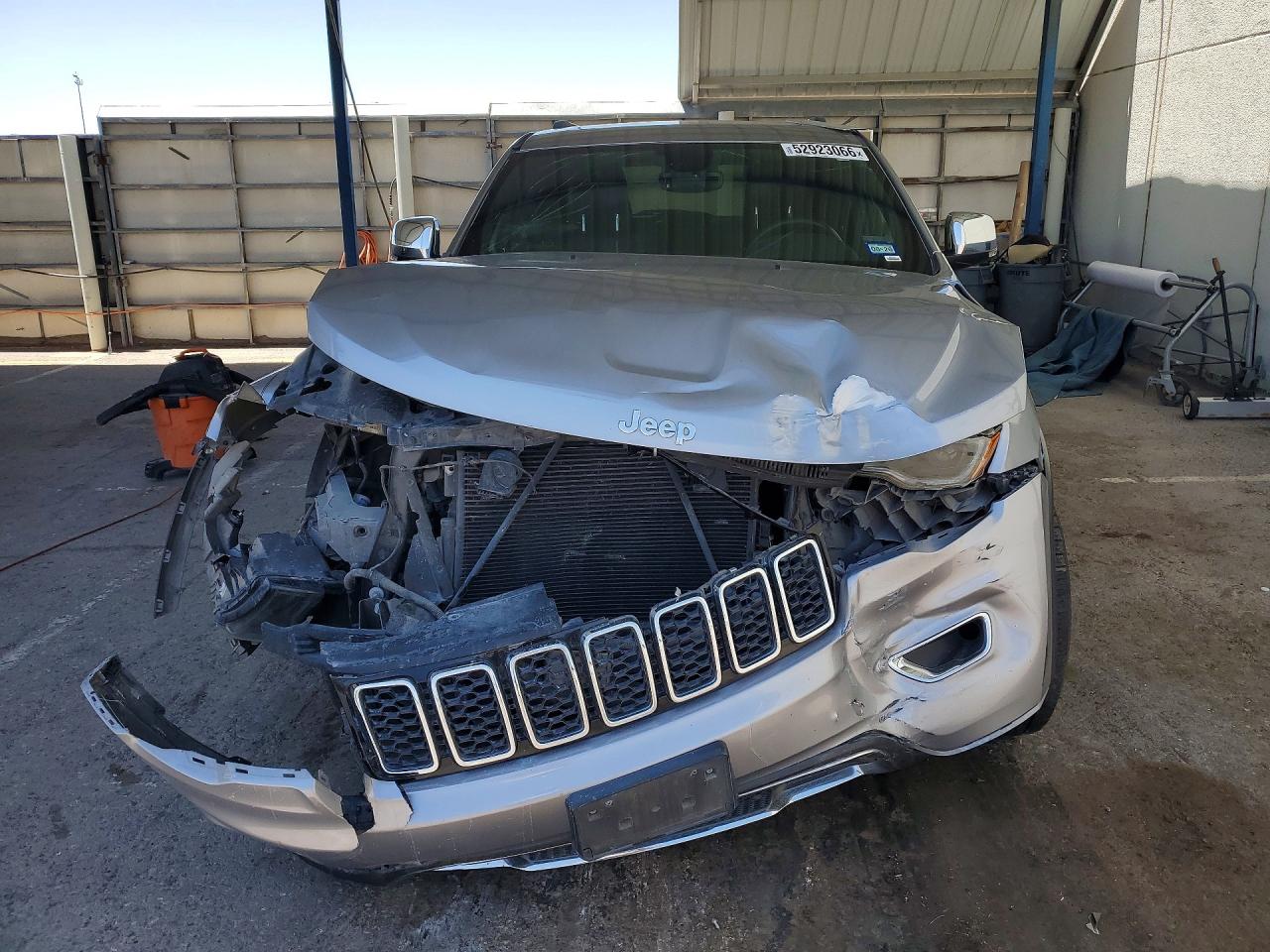 2018 Jeep Grand Cherokee Limited Gray vin: 1C4RJEBG4JC130603