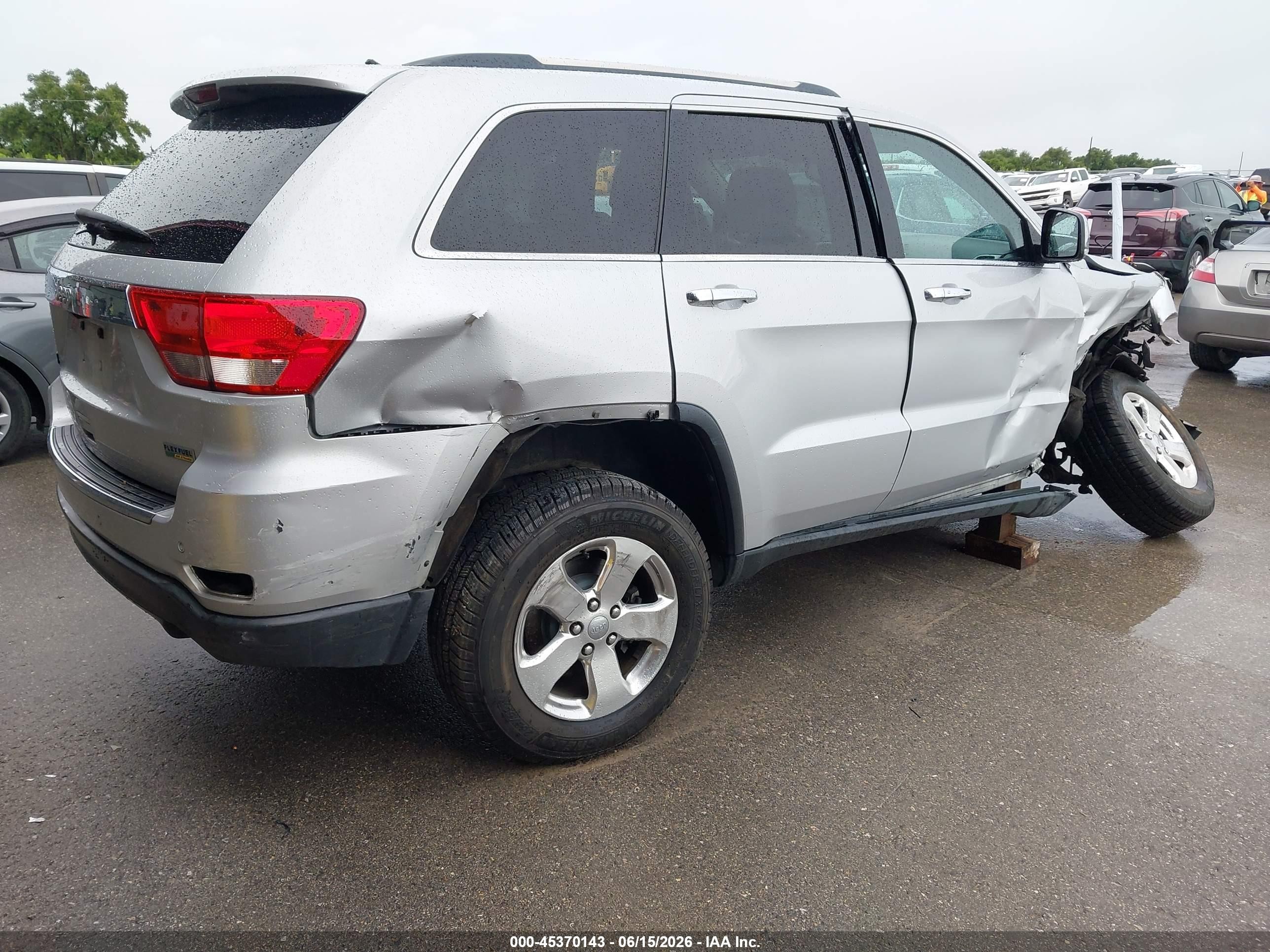 2013 Jeep Grand Cherokee Limited Серебряный vin: 1C4RJEBG5DC646571