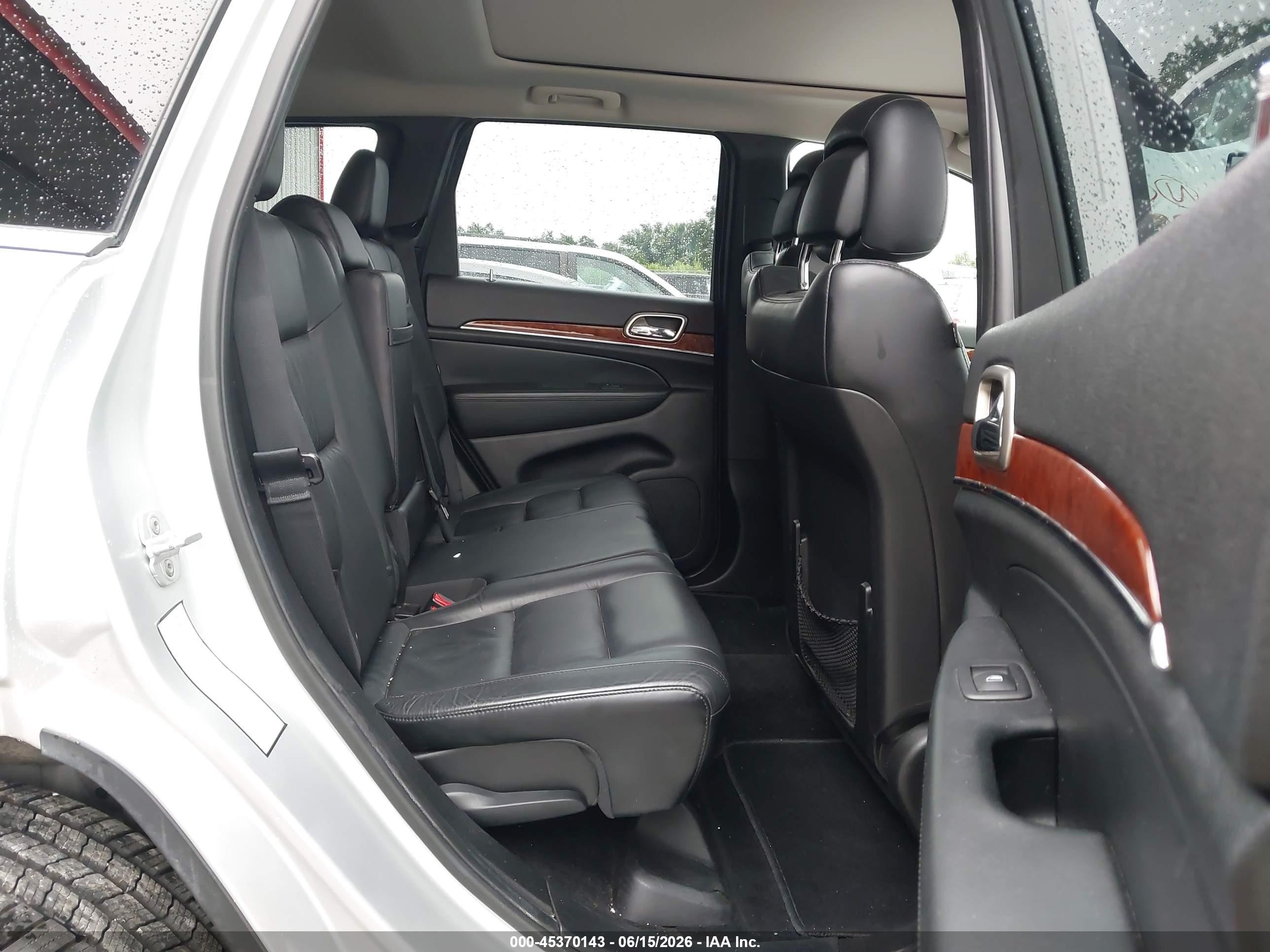 2013 Jeep Grand Cherokee Limited Серебряный vin: 1C4RJEBG5DC646571