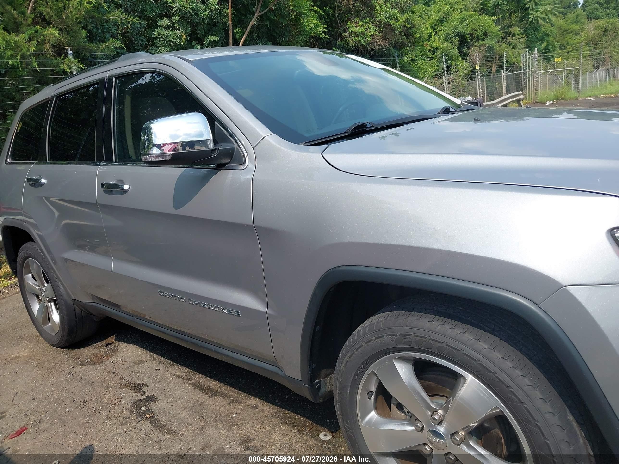 2015 Jeep Grand Cherokee Limited Silver vin: 1C4RJEBG6FC614084