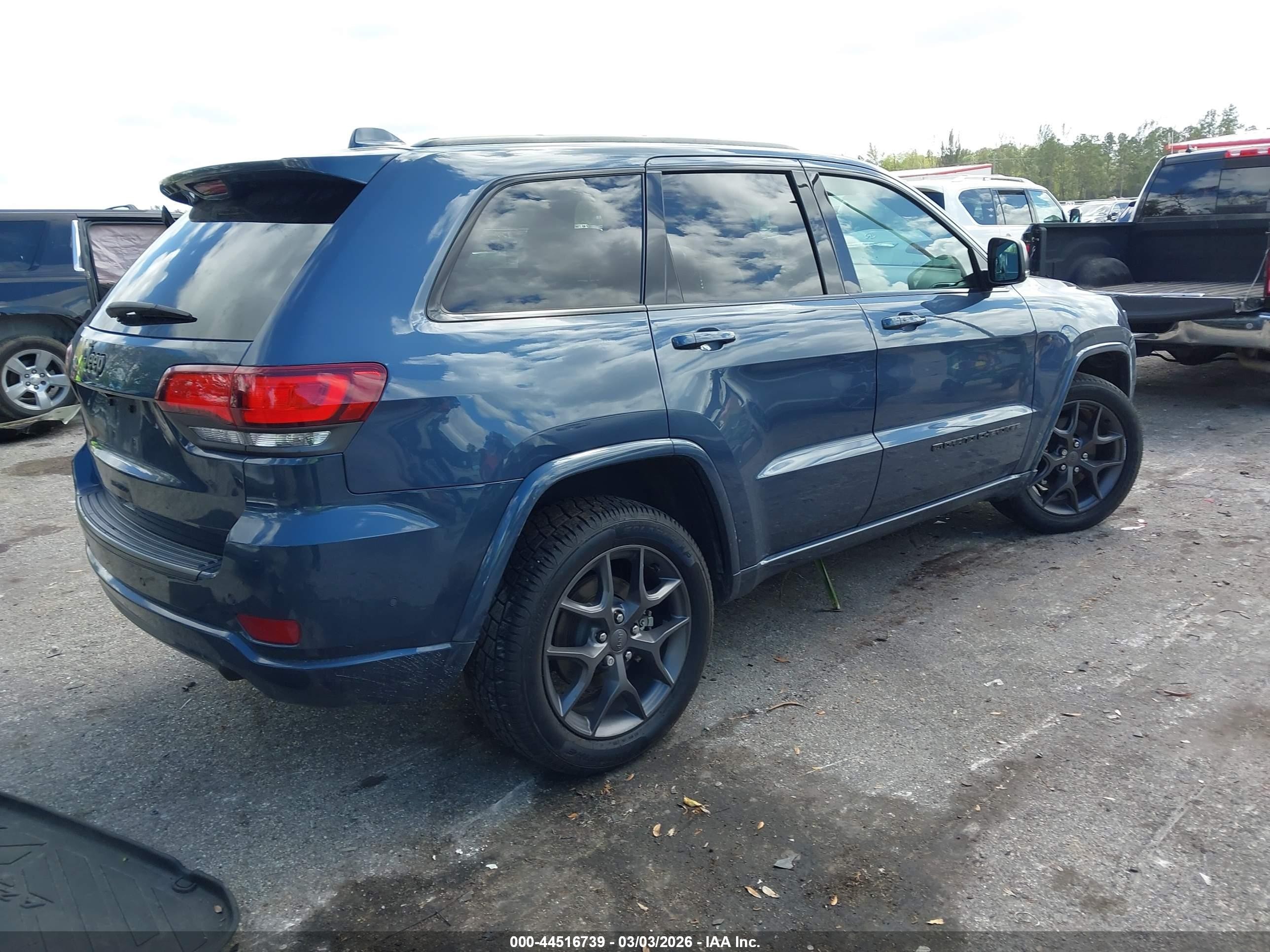2021 Jeep Grand Cherokee 80th Anniversary 4x2 Light Blue vin: 1C4RJEBG6MC802794