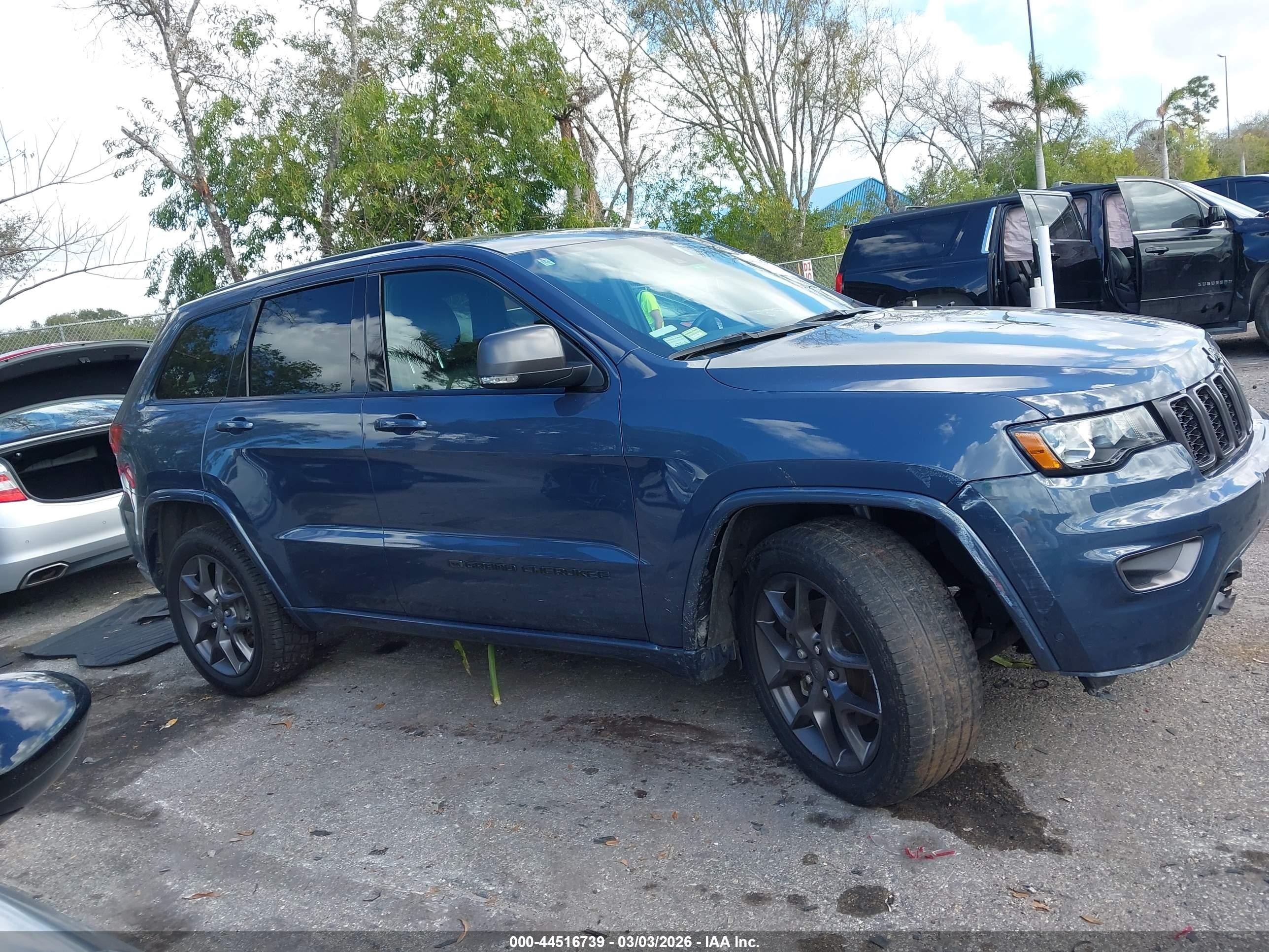 2021 Jeep Grand Cherokee 80th Anniversary 4x2 Light Blue vin: 1C4RJEBG6MC802794