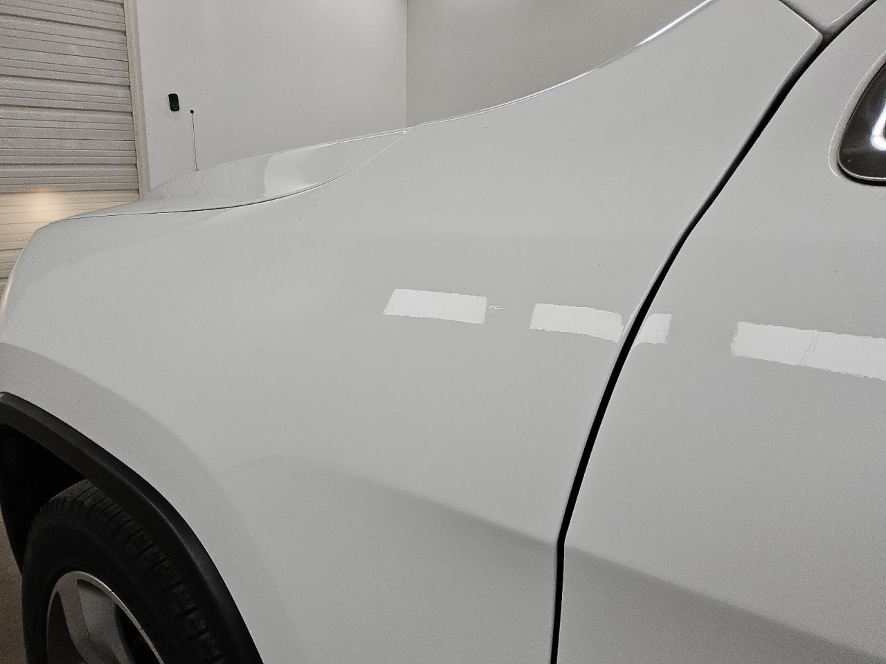 2014 Jeep Grand Cherokee Limited White vin: 1C4RJEBG8EC276542 Damage: Left Front Fender, Light Scratch, 1 To 2 Inches
