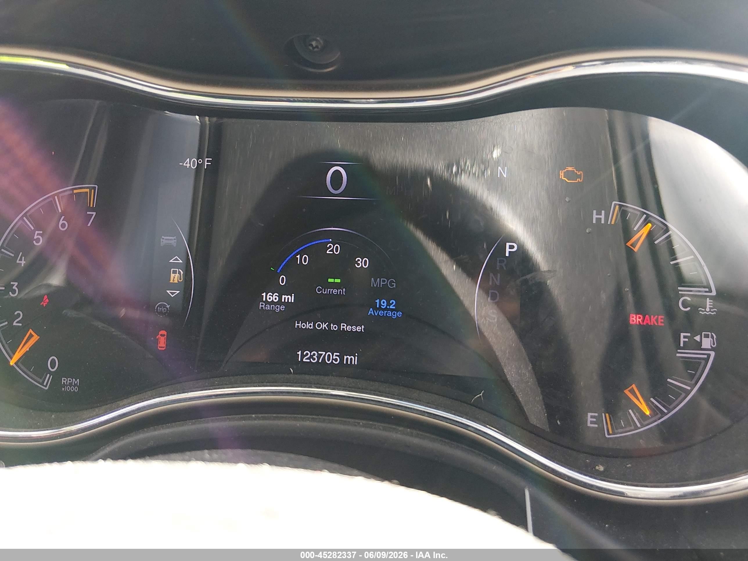 2014 Jeep Grand Cherokee Limited Silver vin: 1C4RJEBG9EC574484