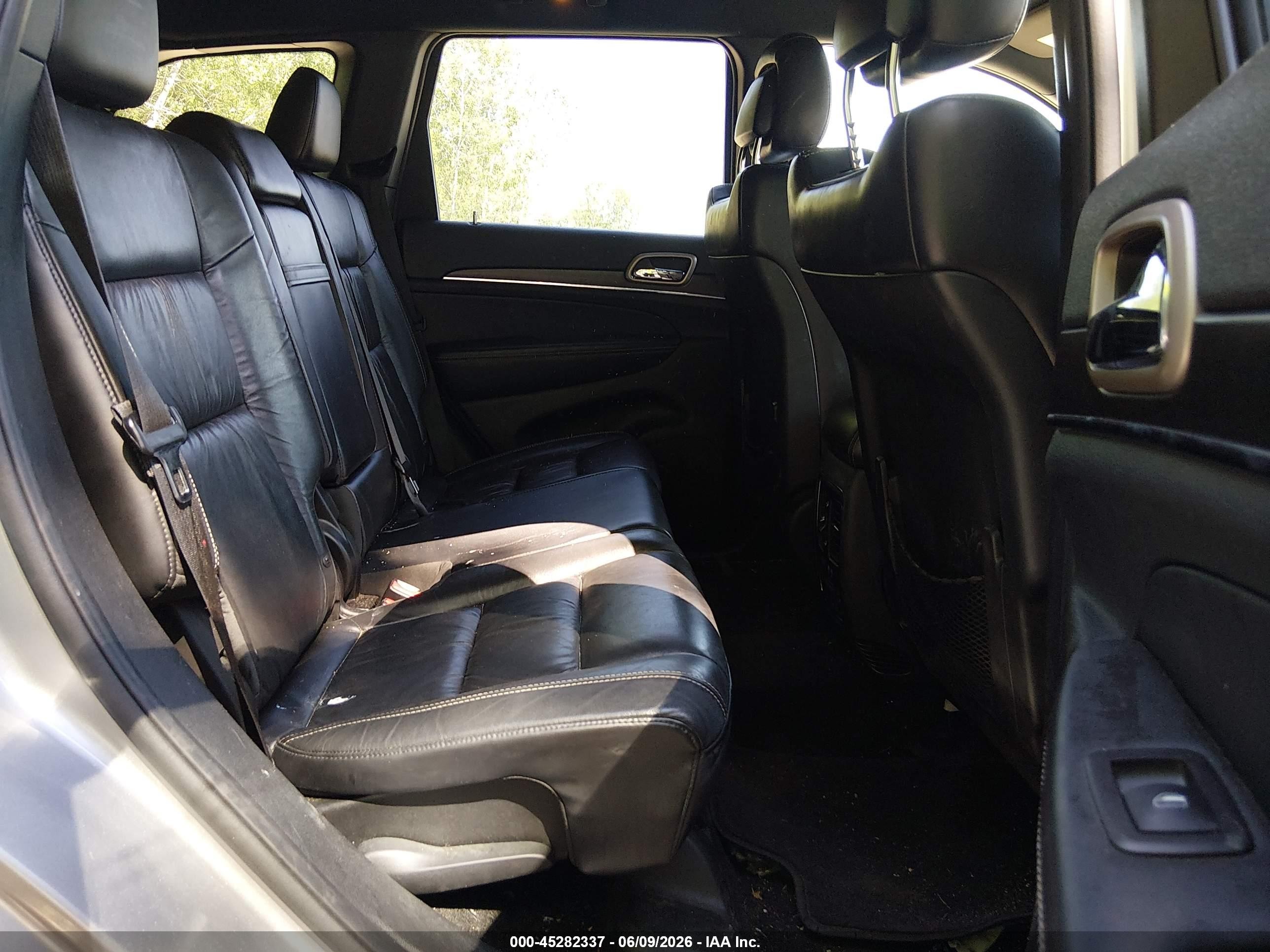 2014 Jeep Grand Cherokee Limited Silver vin: 1C4RJEBG9EC574484