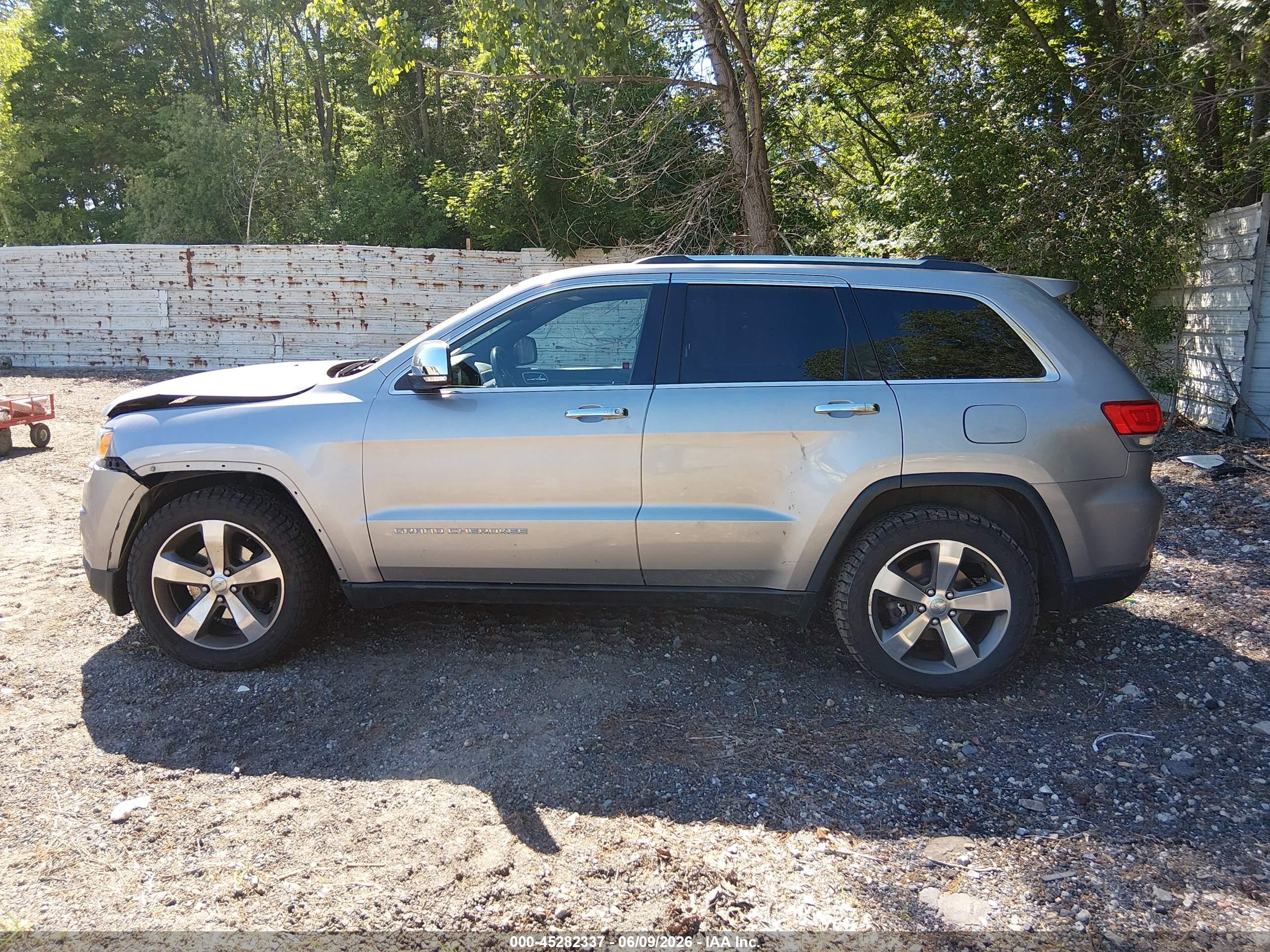 2014 Jeep Grand Cherokee Limited Silver vin: 1C4RJEBG9EC574484