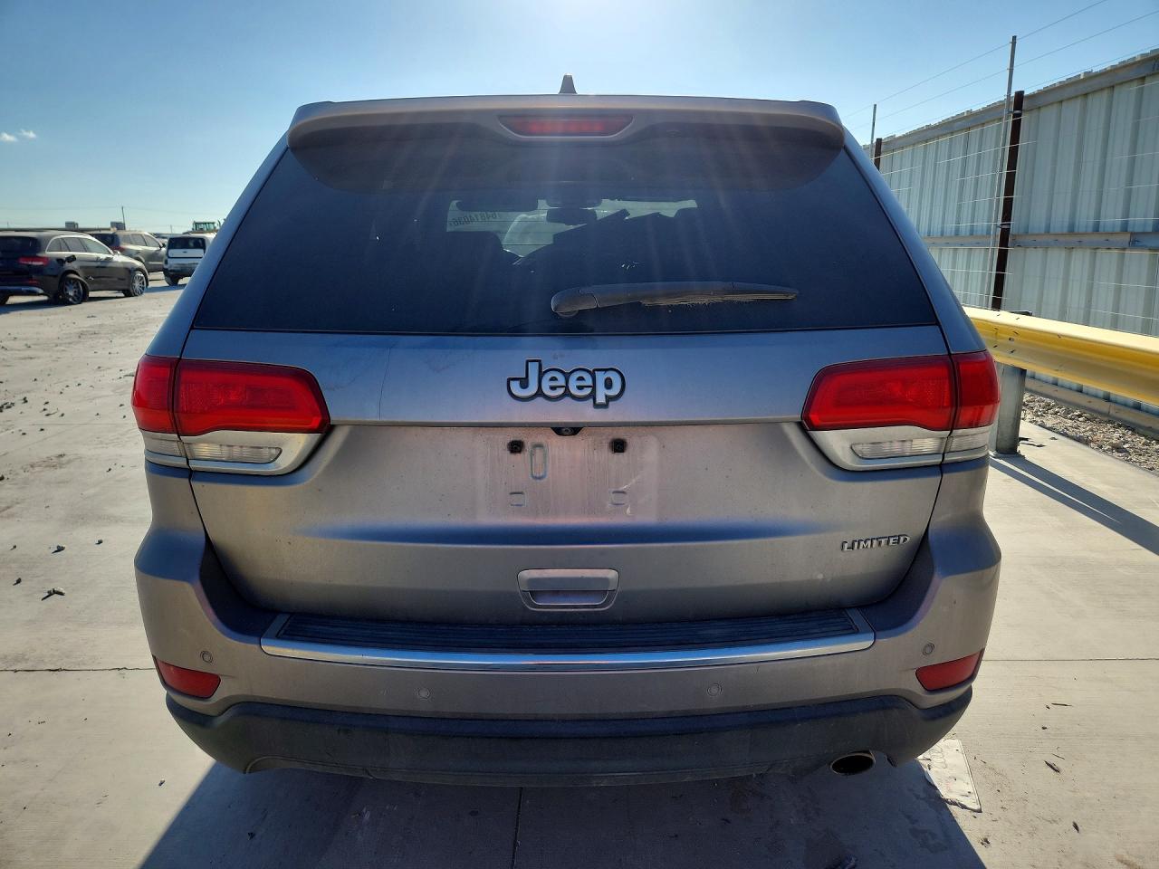 2015 Jeep Grand Cherokee Limited Silver vin: 1C4RJEBG9FC841057
