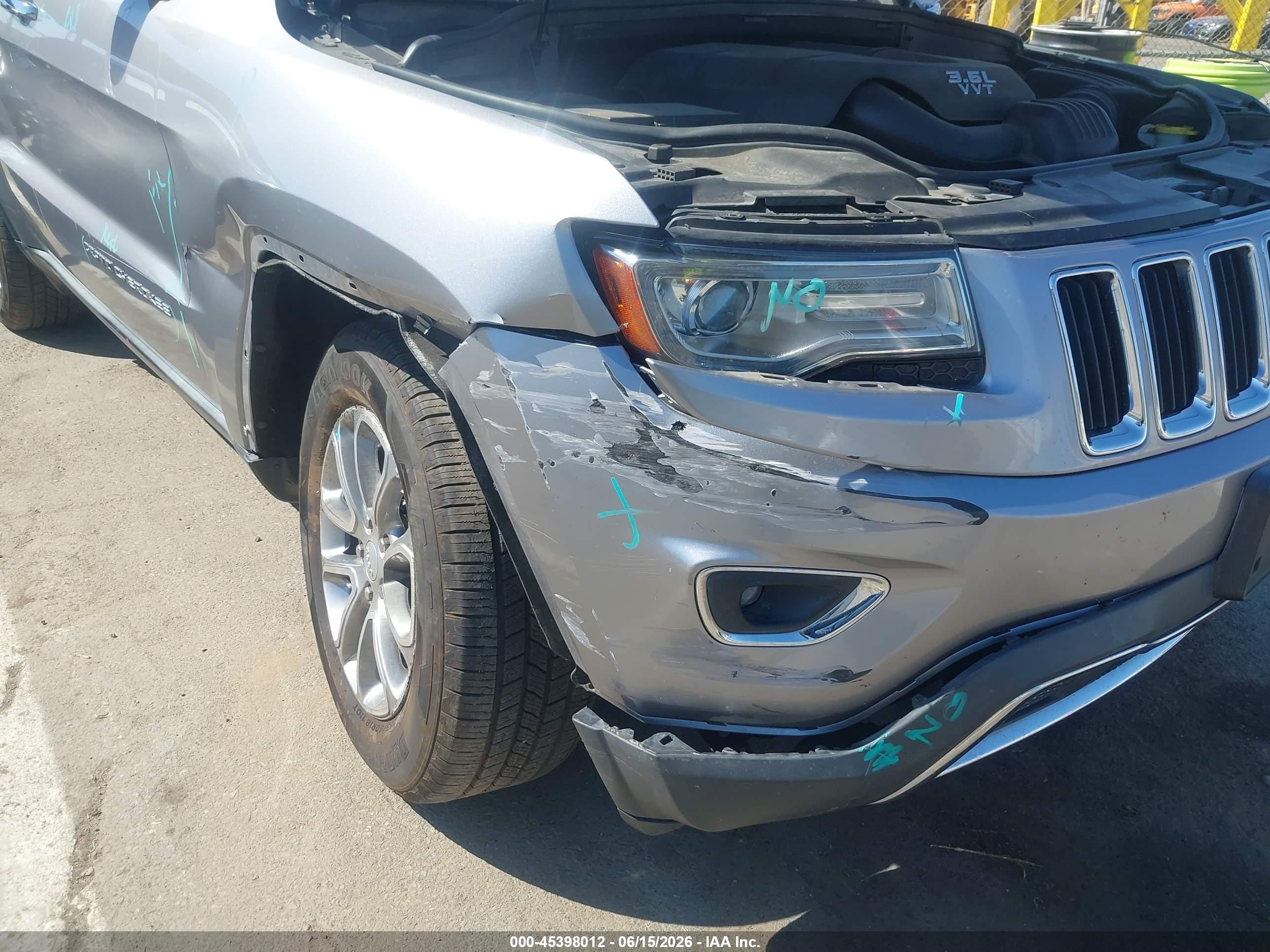 2014 Jeep Grand Cherokee Limited Silver vin: 1C4RJEBGXEC192514