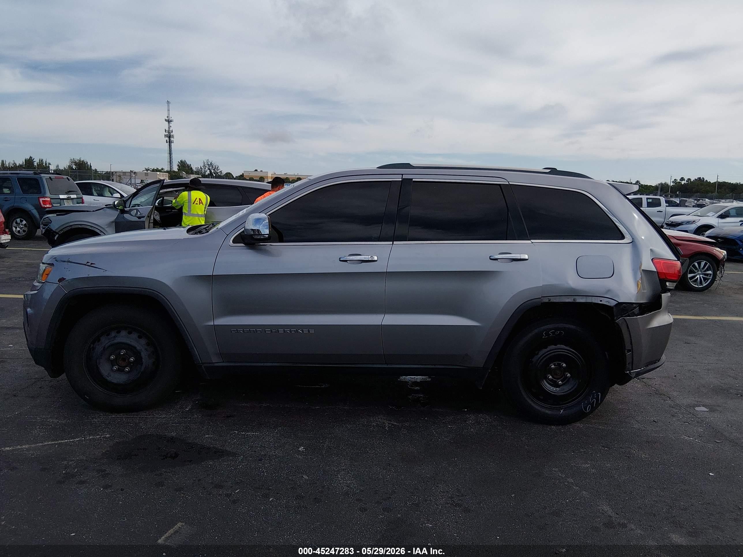 2014 Jeep Grand Cherokee Limited Silver vin: 1C4RJEBGXEC234857