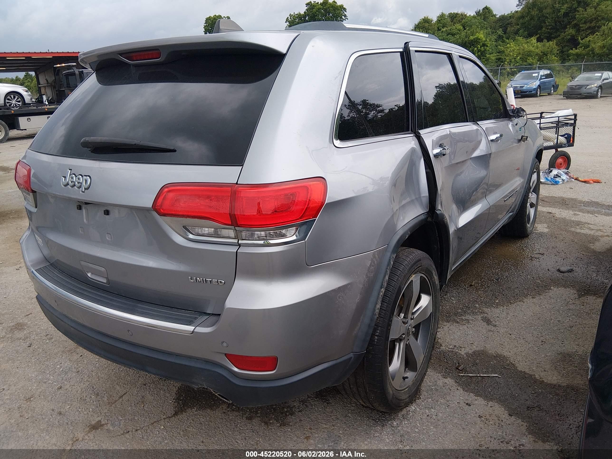 2015 Jeep Grand Cherokee Limited Silver vin: 1C4RJEBGXFC185225