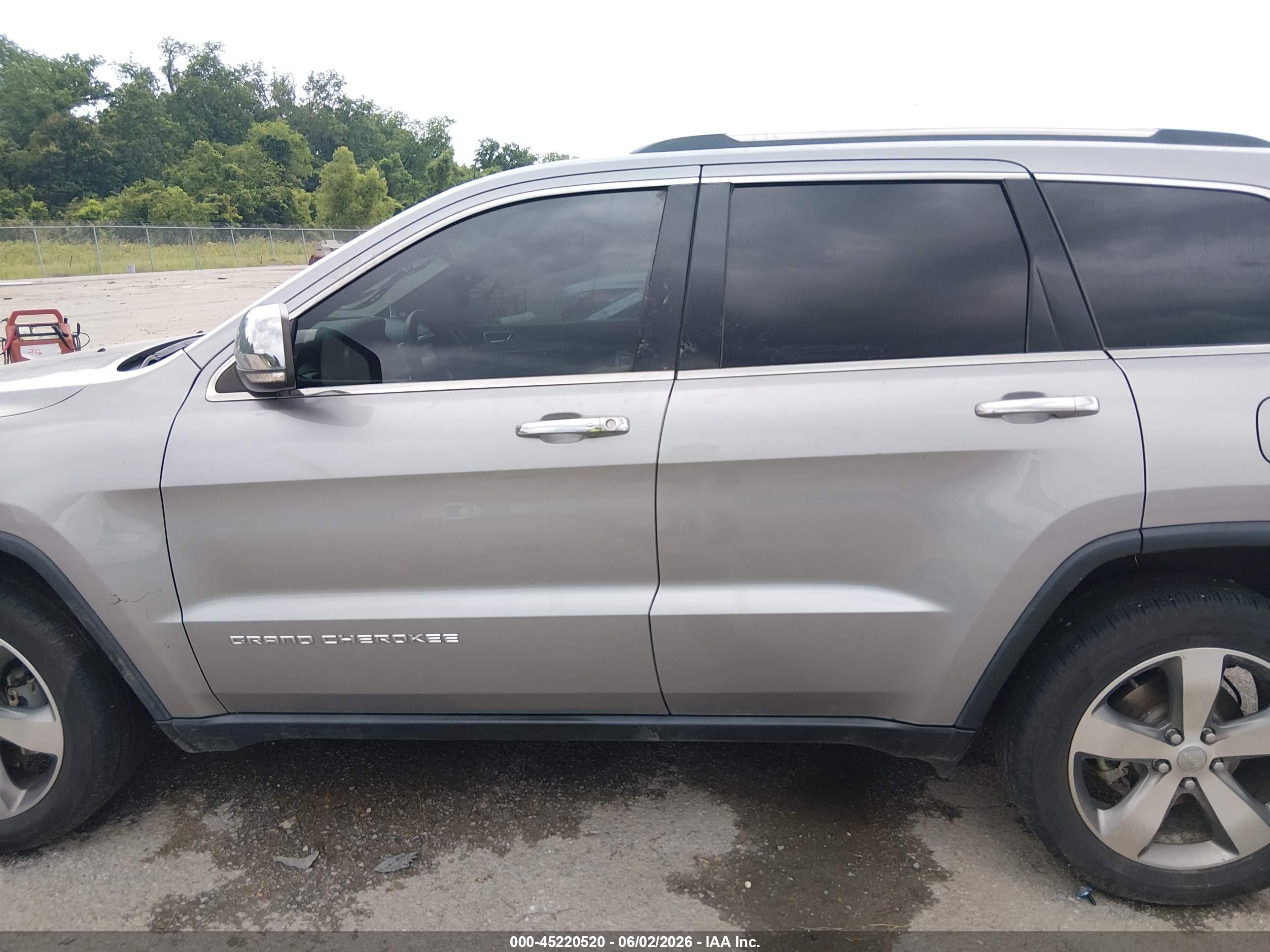 2015 Jeep Grand Cherokee Limited Silver vin: 1C4RJEBGXFC185225