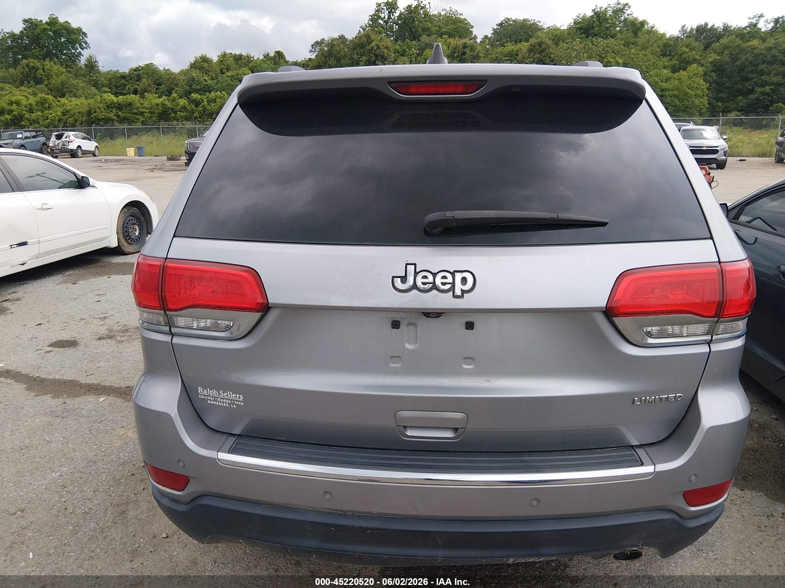 2015 Jeep Grand Cherokee Limited Silver vin: 1C4RJEBGXFC185225