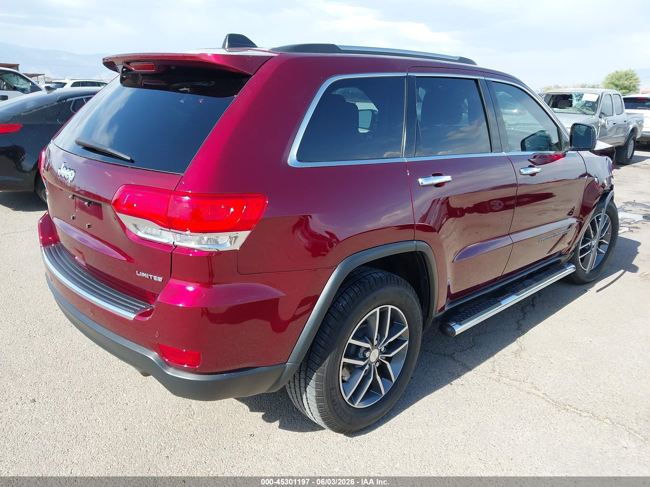 2017 Jeep Grand Cherokee Limited 4x2 Бордовый vin: 1C4RJEBGXHC674937