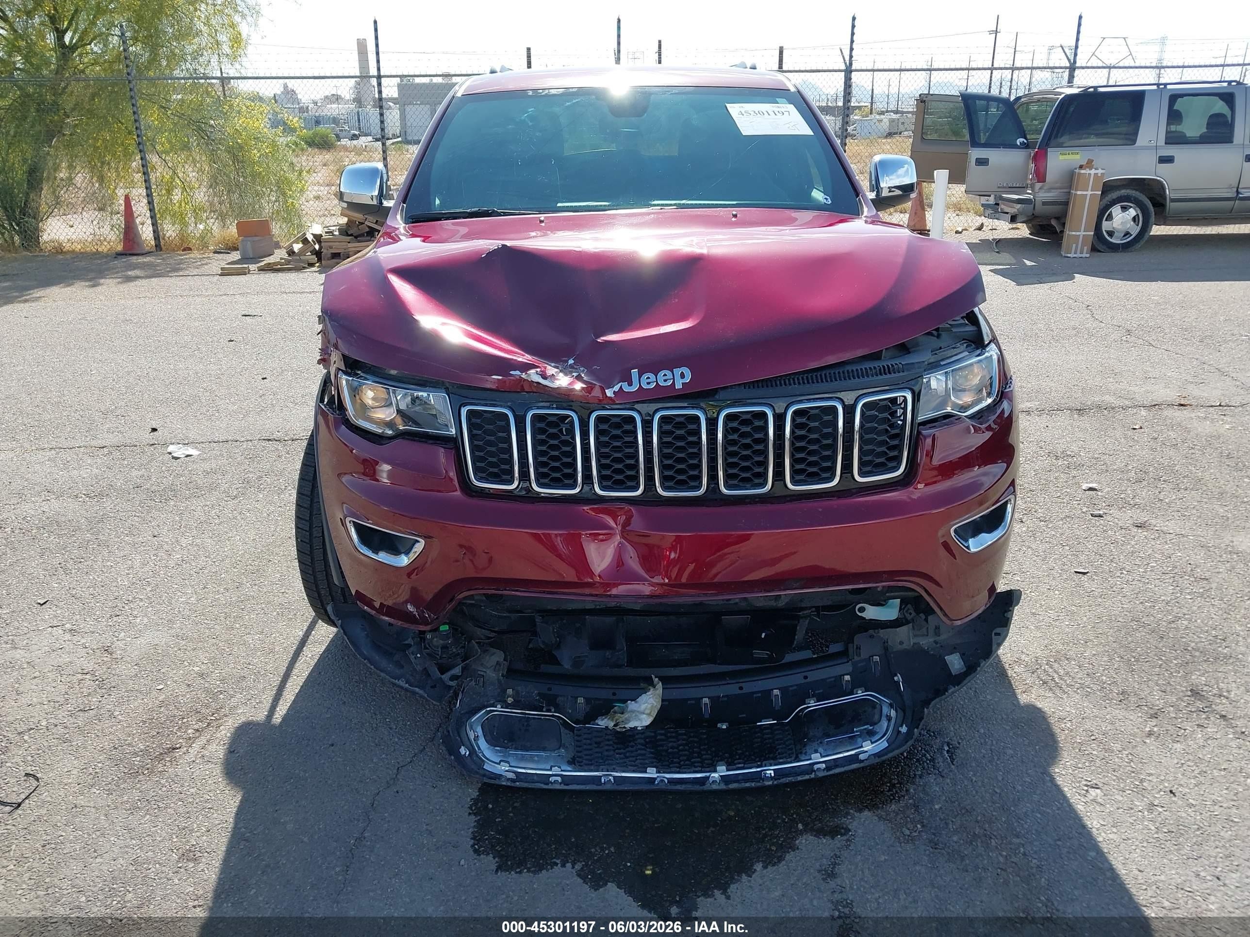 2017 Jeep Grand Cherokee Limited 4x2 Бордовый vin: 1C4RJEBGXHC674937