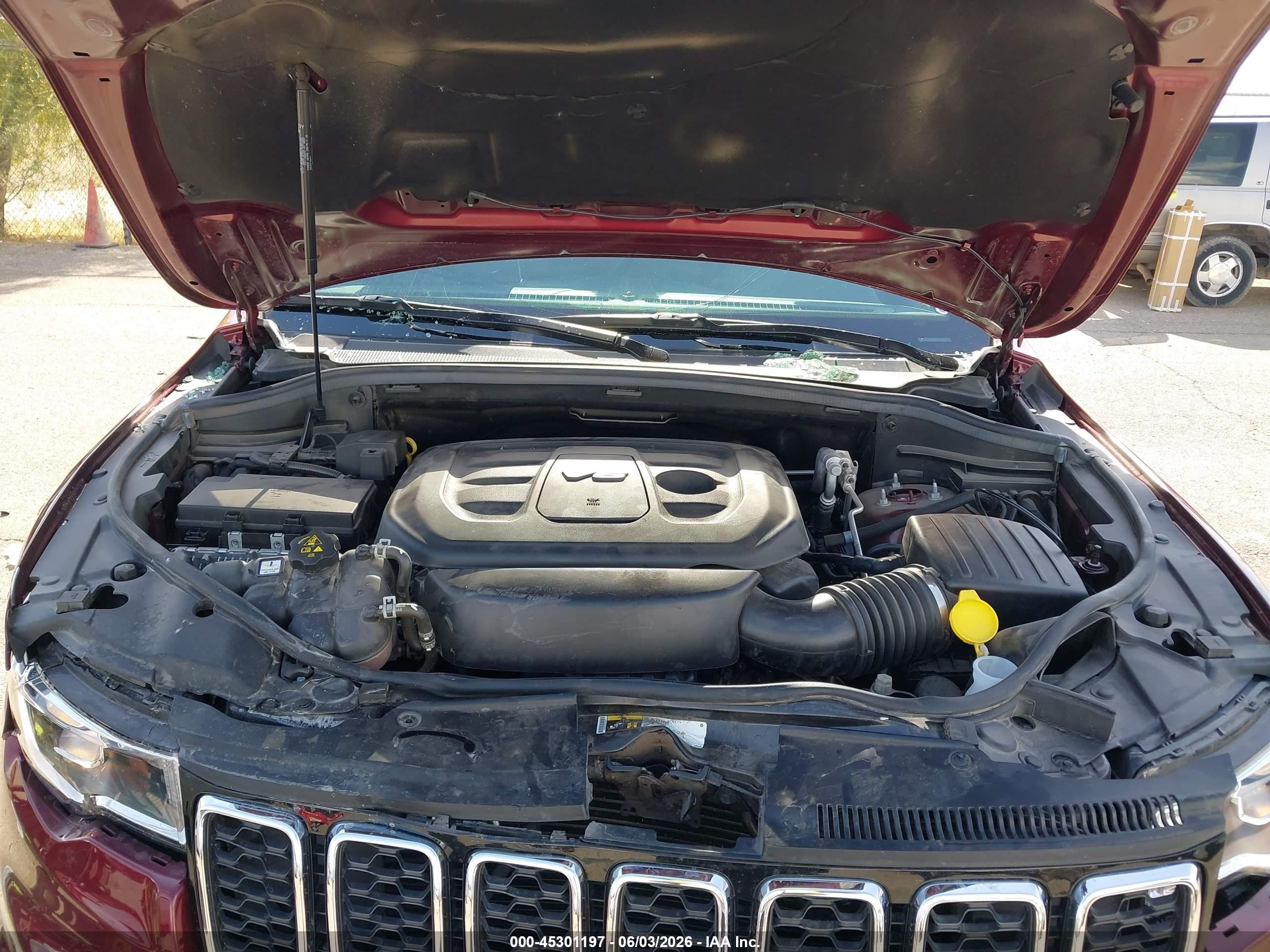 2017 Jeep Grand Cherokee Limited 4x2 Бордовый vin: 1C4RJEBGXHC674937
