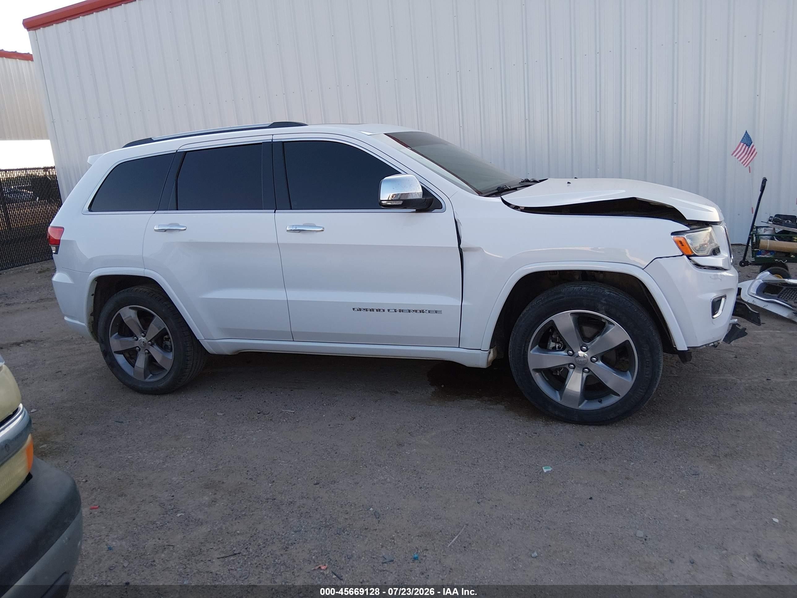 2014 Jeep Grand Cherokee Overland White vin: 1C4RJECG0EC364290