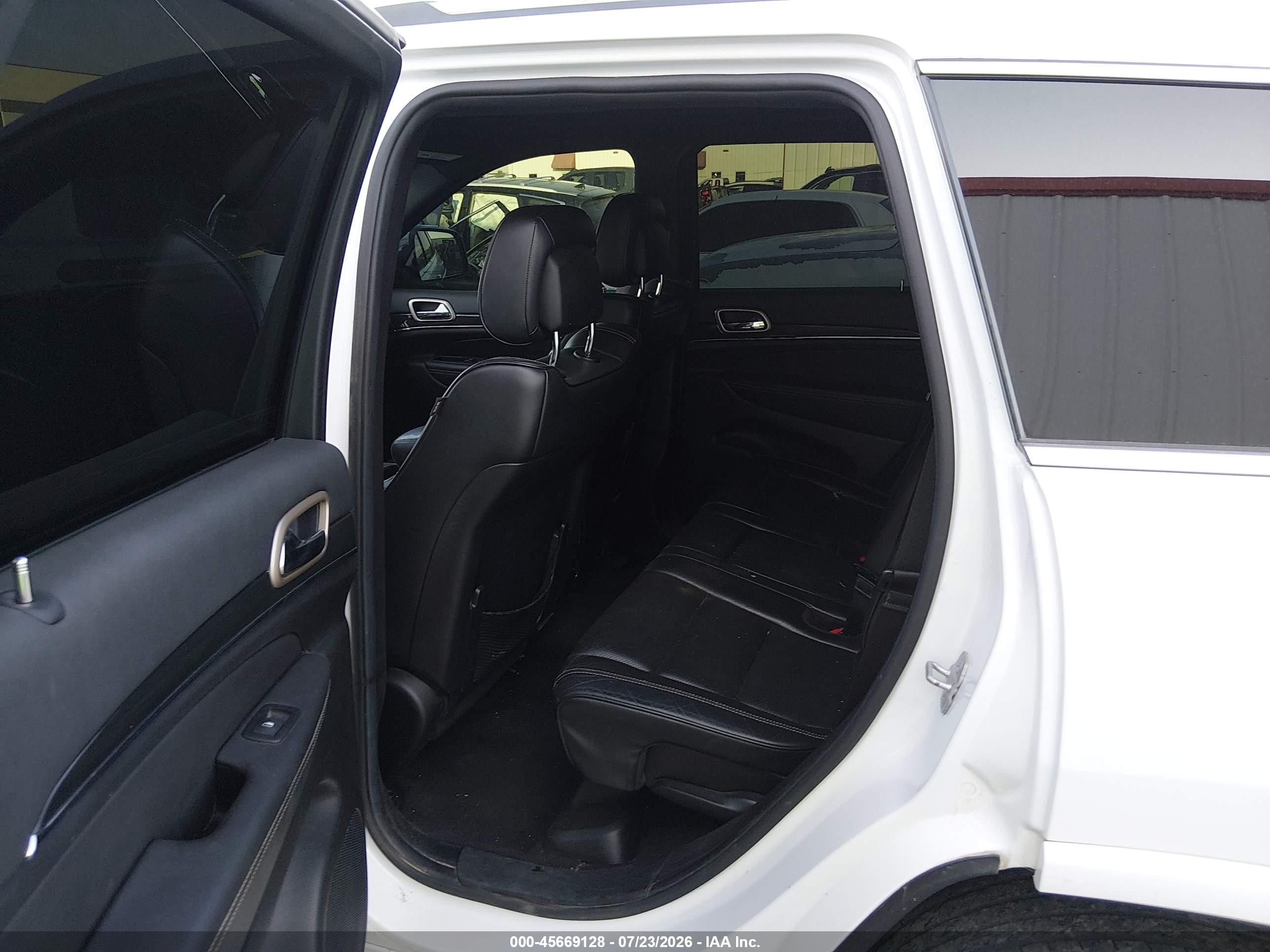 2014 Jeep Grand Cherokee Overland White vin: 1C4RJECG0EC364290