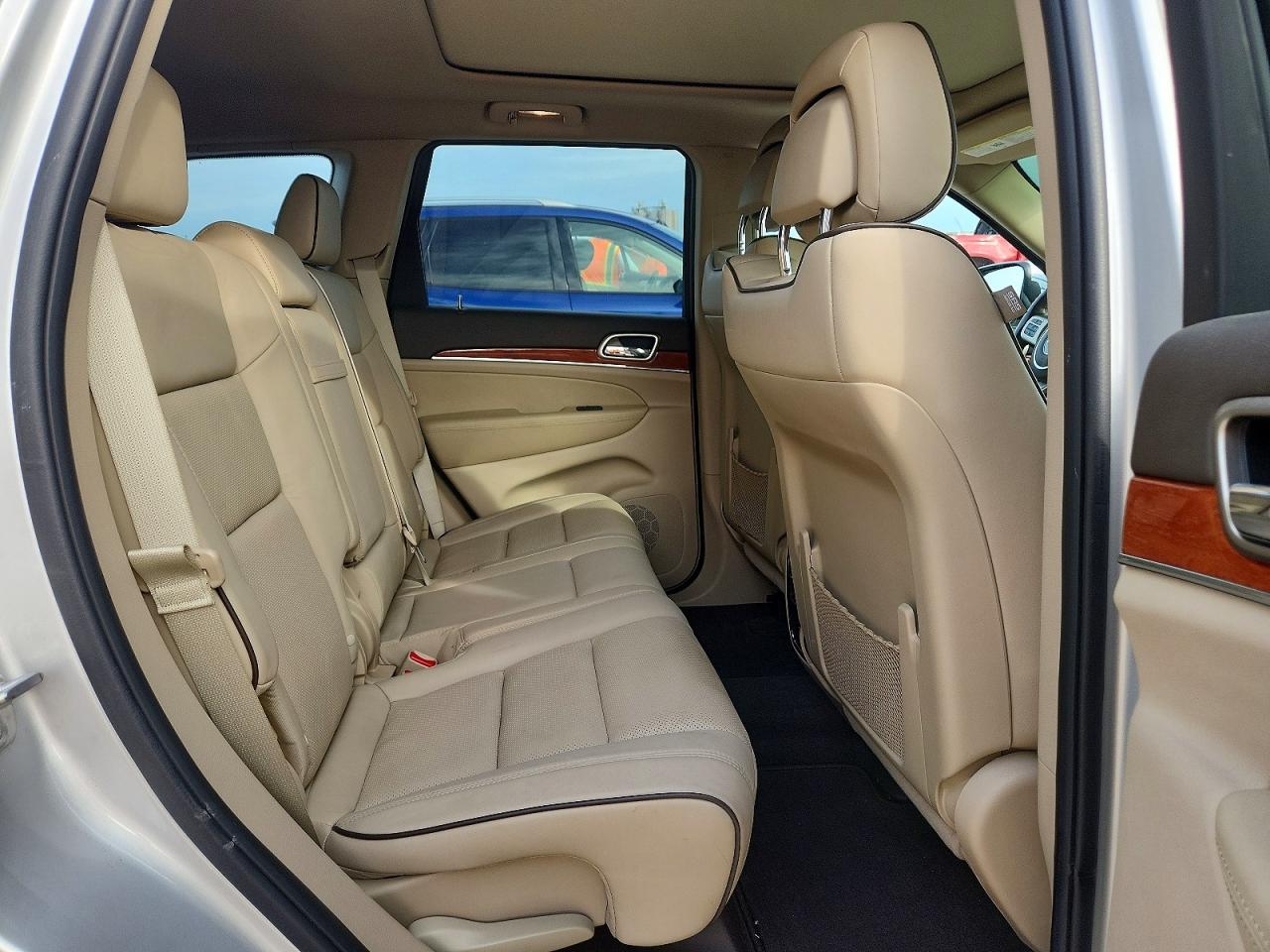 2012 Jeep Grand Cherokee Overland Серебряный vin: 1C4RJECG1CC190257