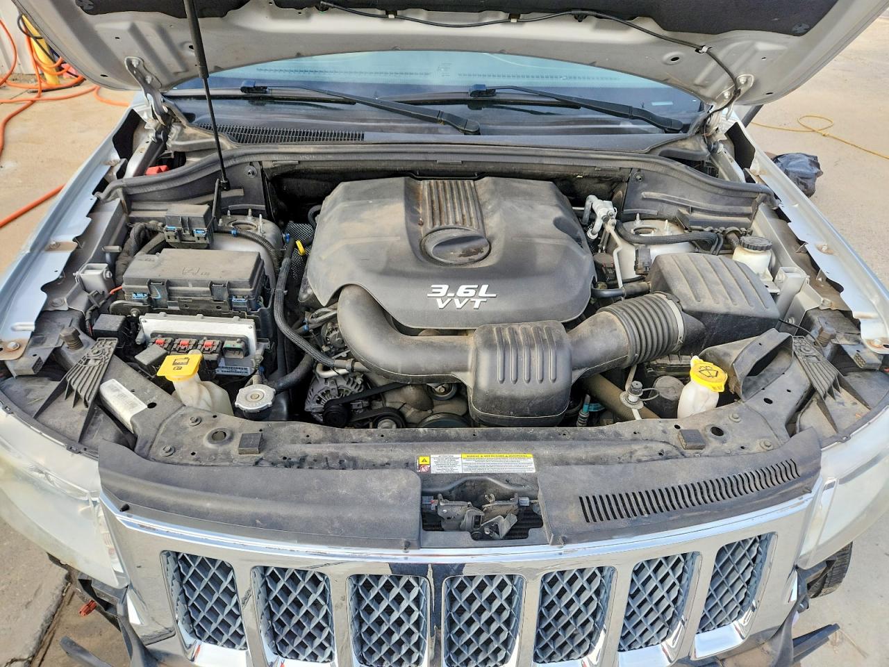 2012 Jeep Grand Cherokee Overland Серебряный vin: 1C4RJECG1CC190257