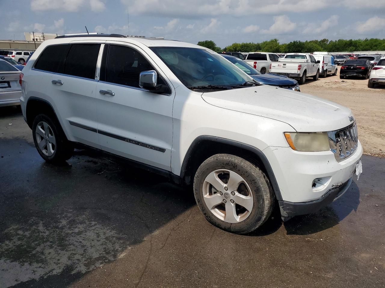 2013 Jeep Grand Cherokee Overland White vin: 1C4RJECG1DC588831