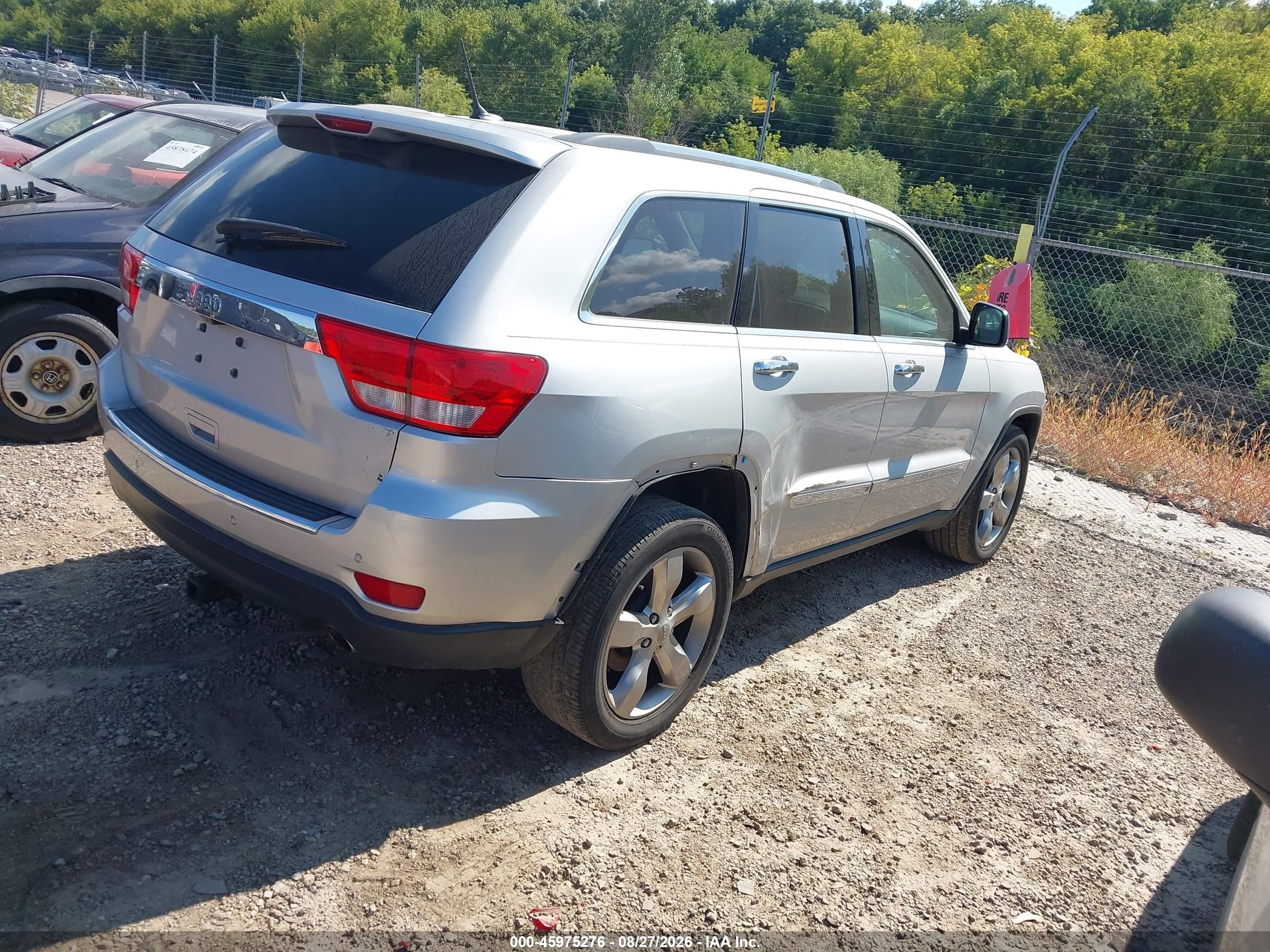 2013 Jeep Grand Cherokee Overland Silver vin: 1C4RJECG1DC621438