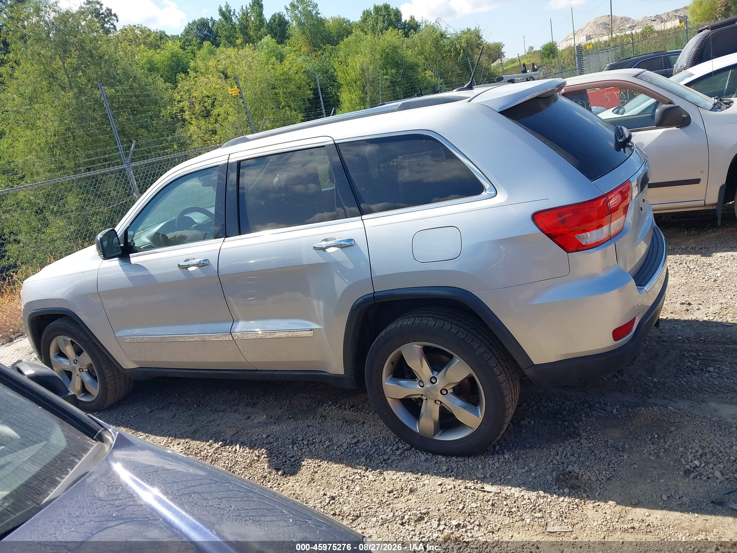 2013 Jeep Grand Cherokee Overland Silver vin: 1C4RJECG1DC621438