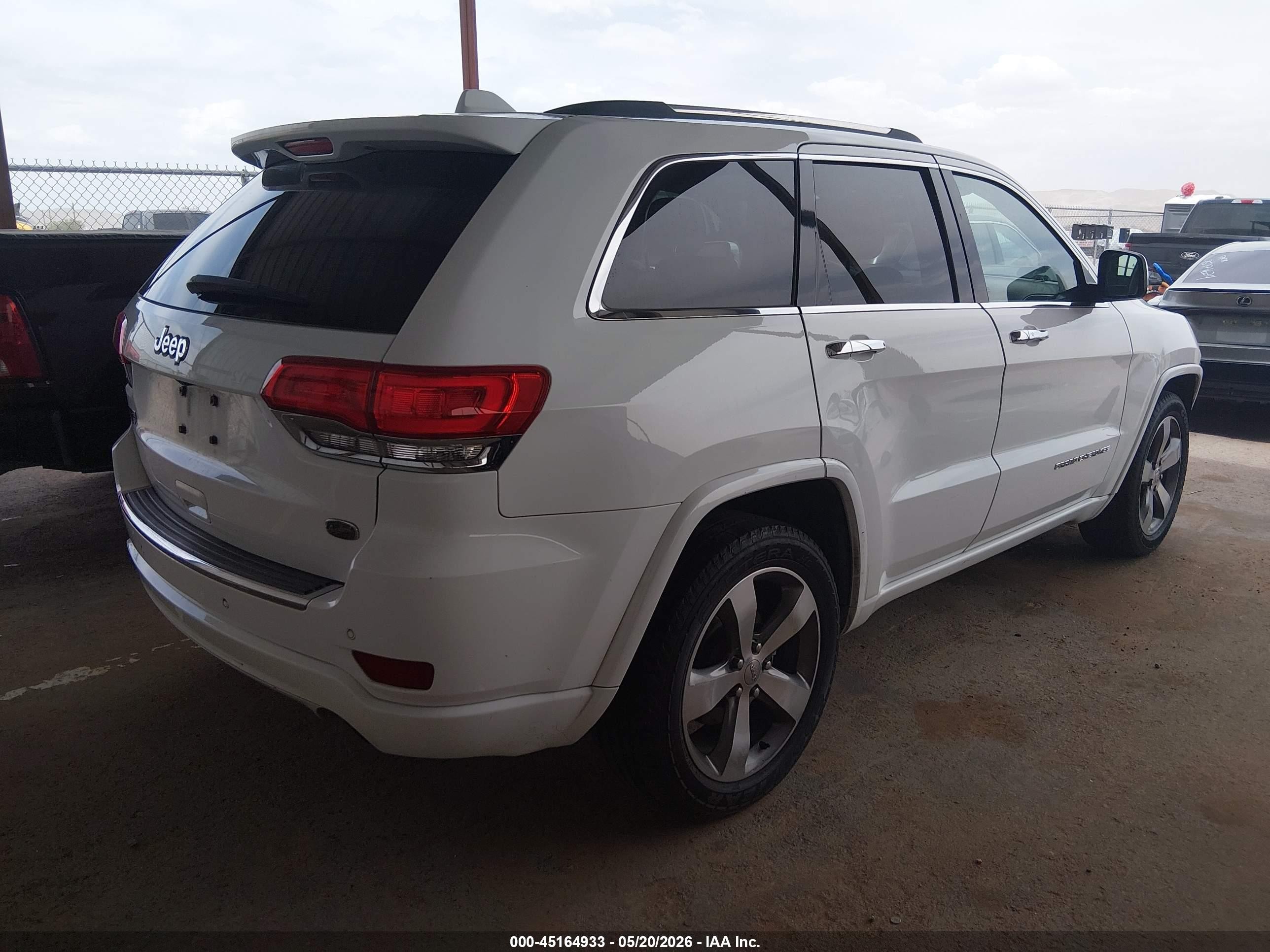 2015 Jeep Grand Cherokee Overland White vin: 1C4RJECG1FC755272