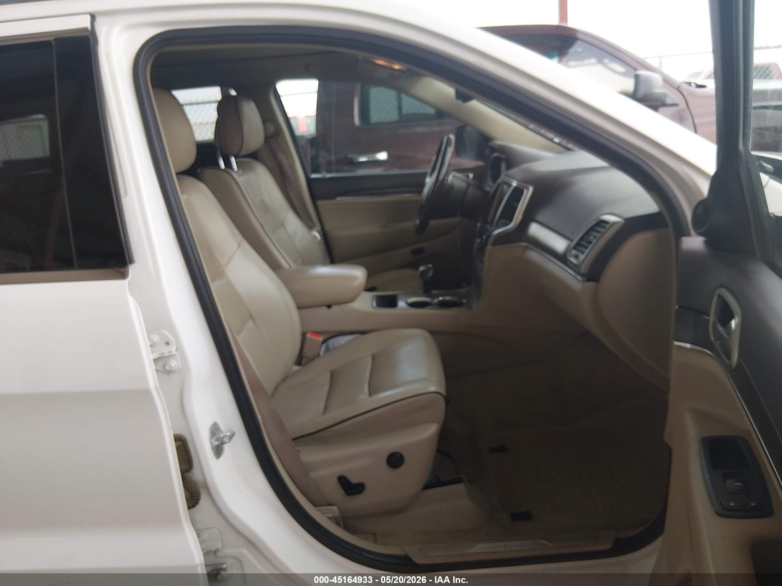 2015 Jeep Grand Cherokee Overland White vin: 1C4RJECG1FC755272