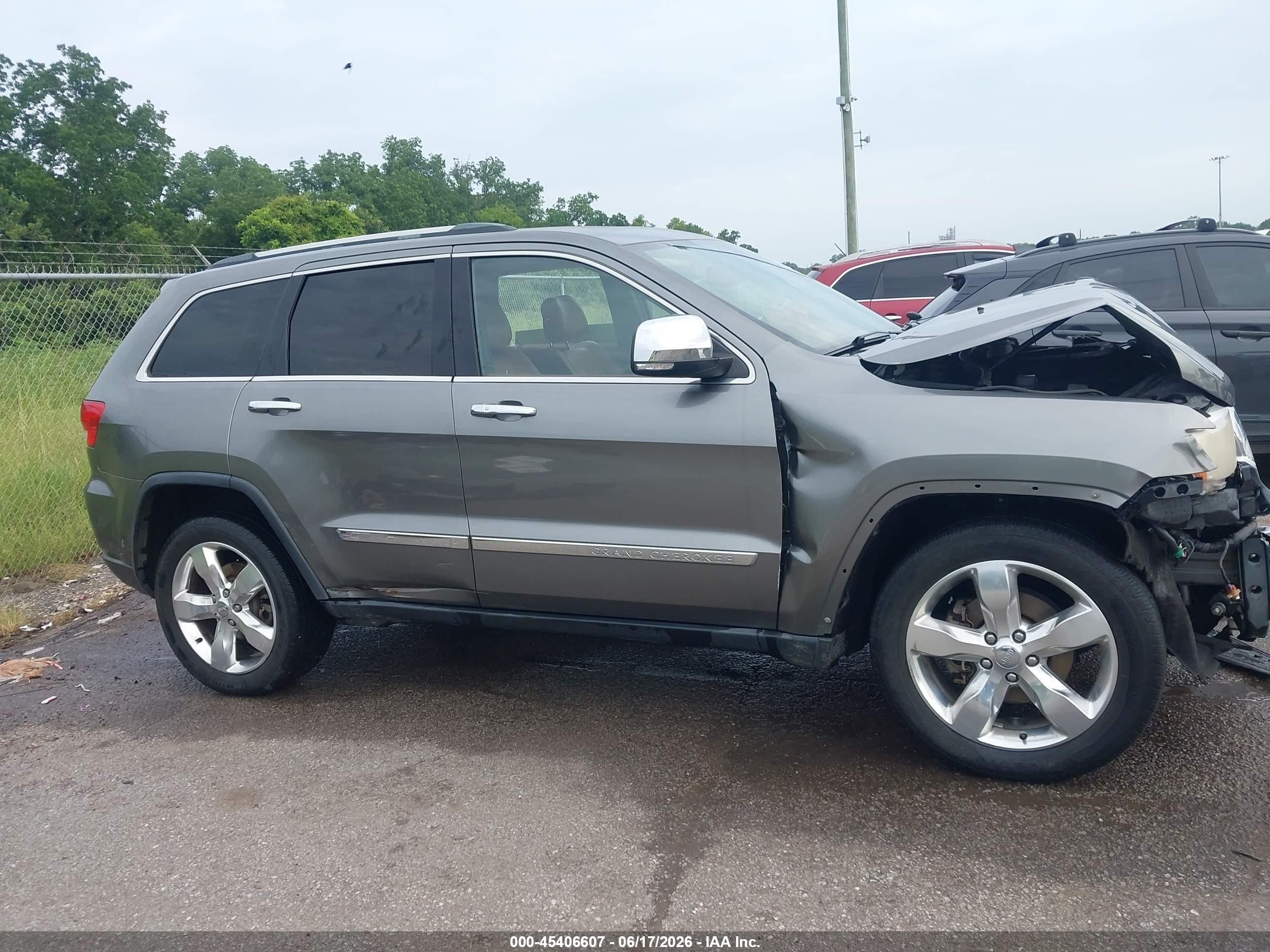2012 Jeep Grand Cherokee Overland Серый vin: 1C4RJECG2CC259876