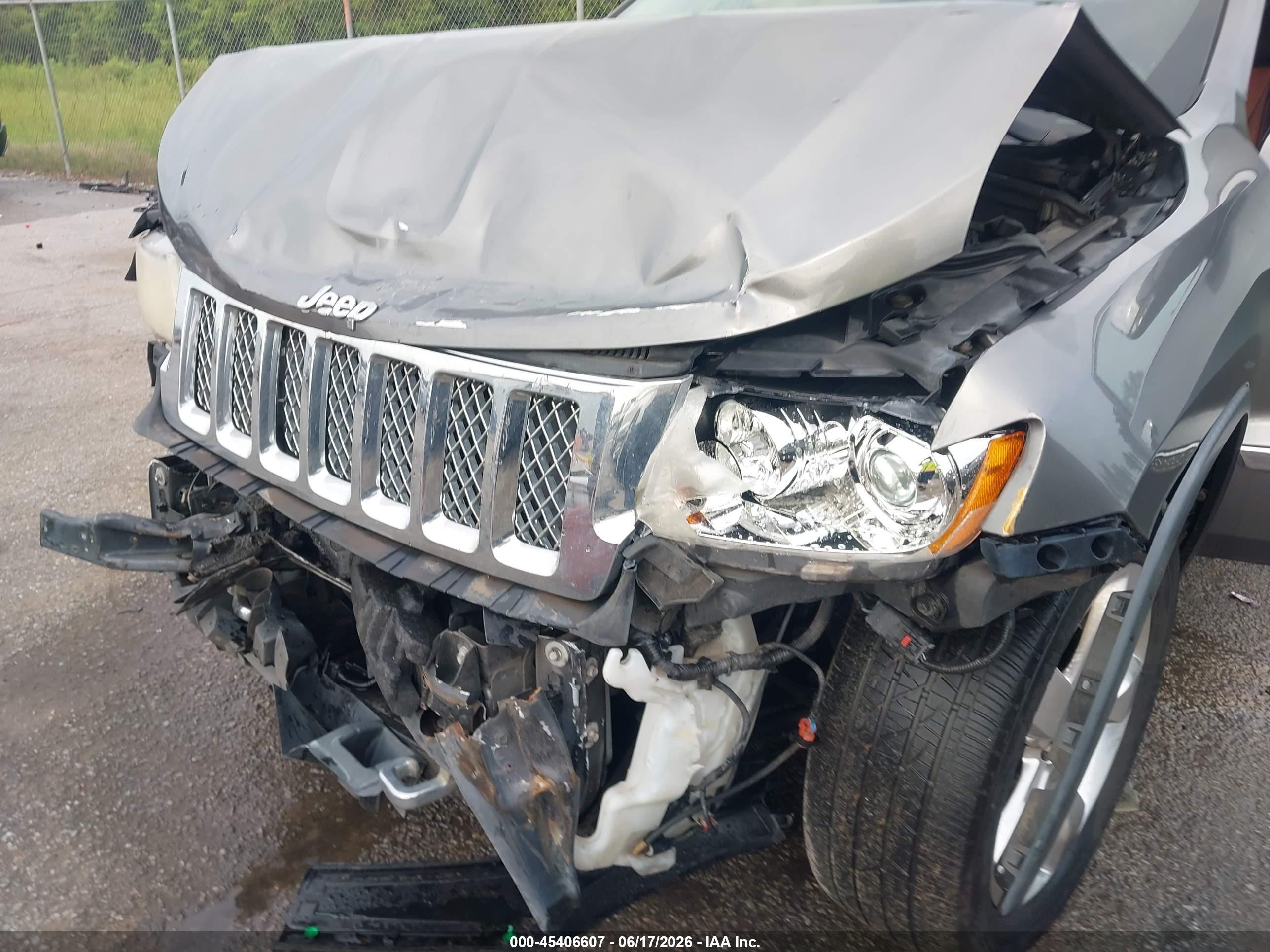 2012 Jeep Grand Cherokee Overland Серый vin: 1C4RJECG2CC259876