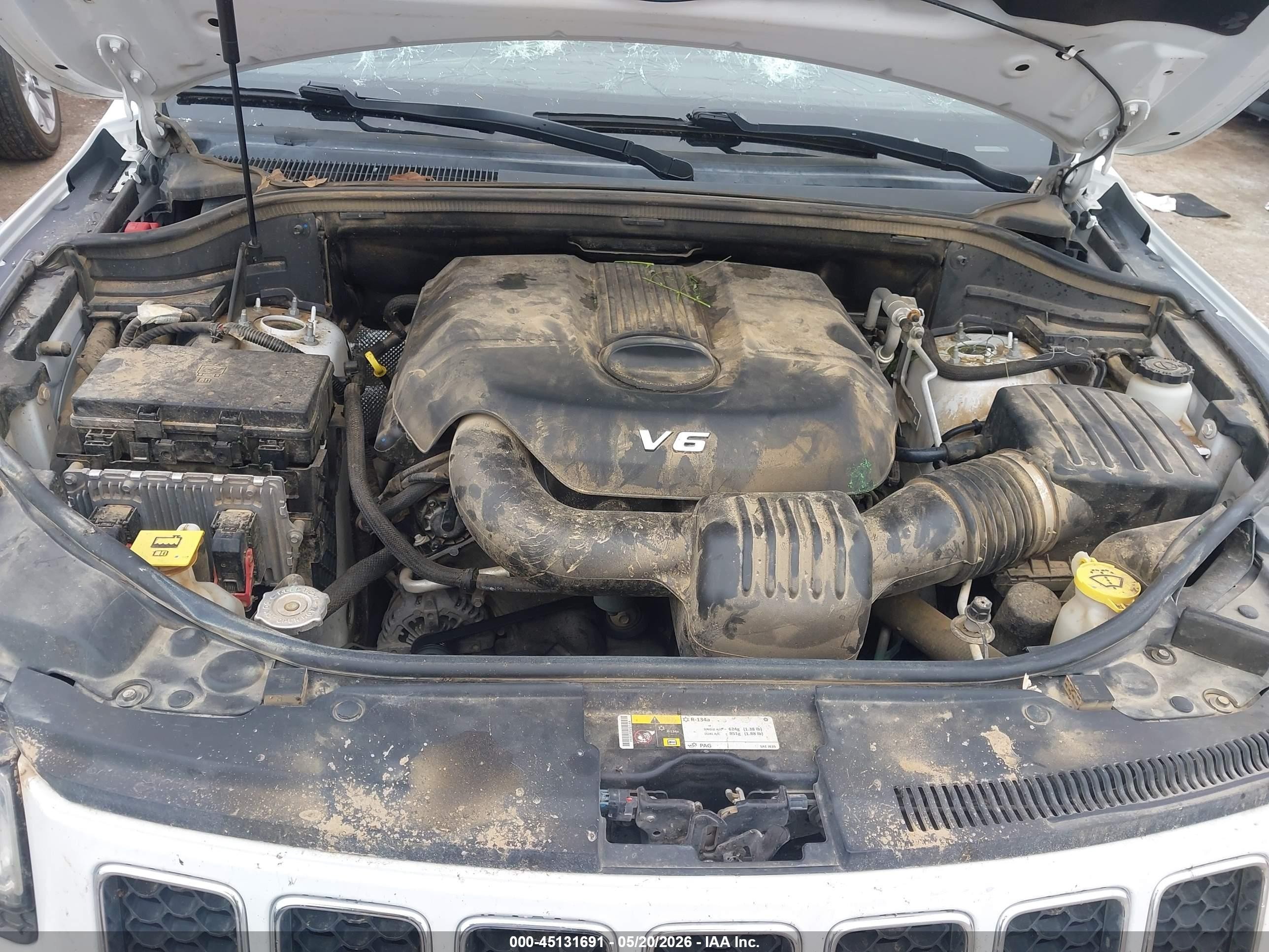 2014 Jeep Grand Cherokee Overland White vin: 1C4RJECG2EC386940
