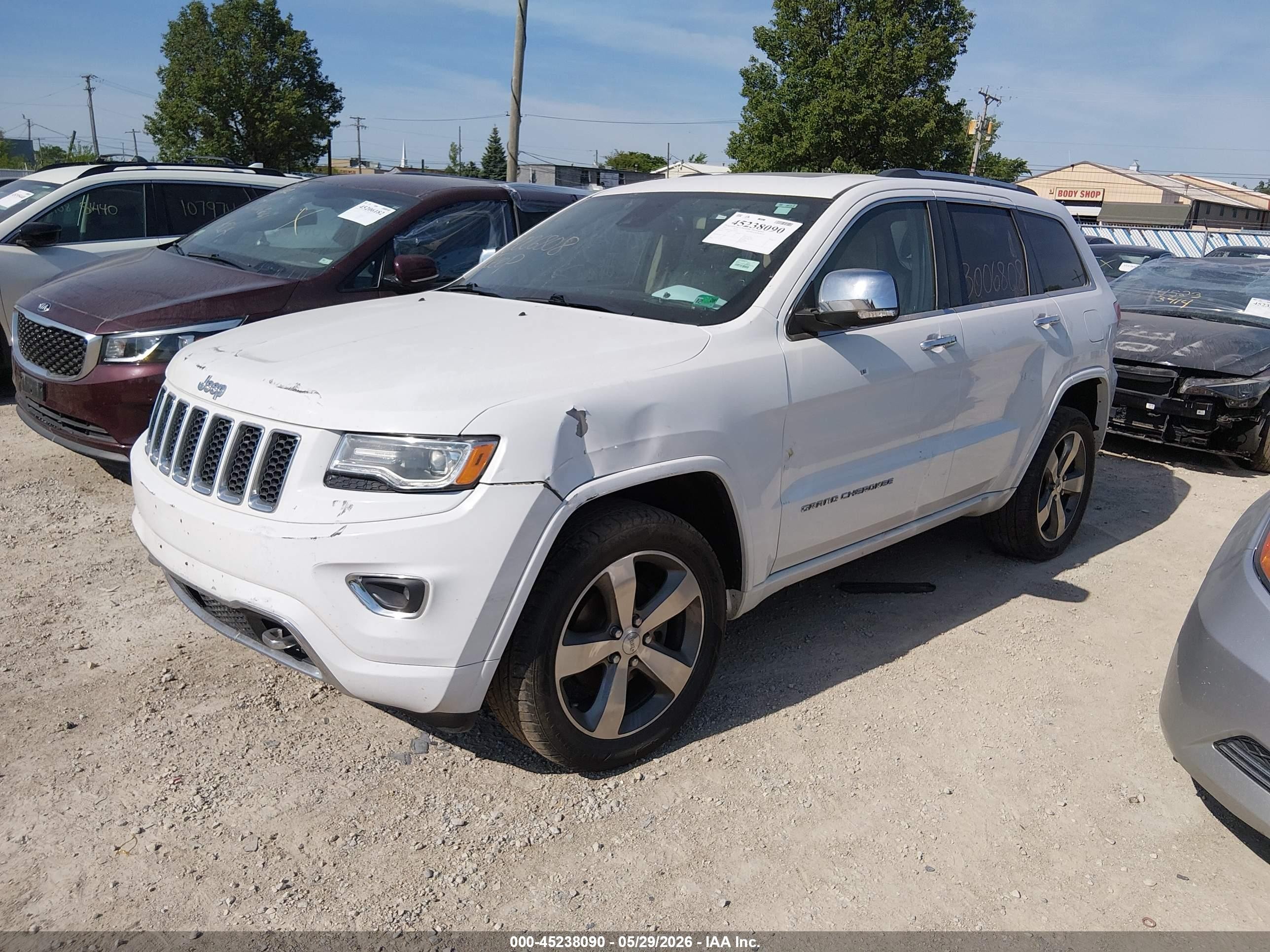 2015 Jeep Grand Cherokee Overland White vin: 1C4RJECG2FC792993
