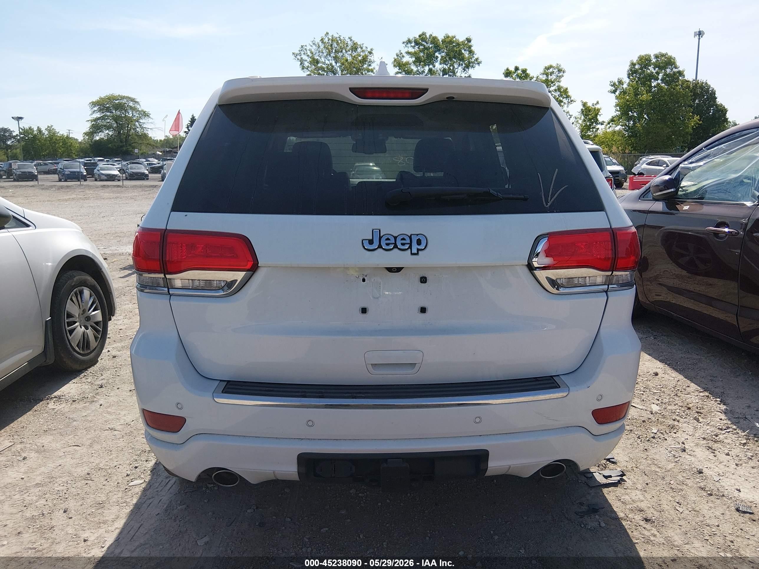 2015 Jeep Grand Cherokee Overland White vin: 1C4RJECG2FC792993